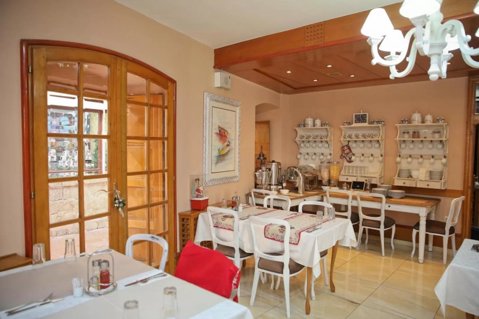 Restaurant/places to eat in Hotel Marija