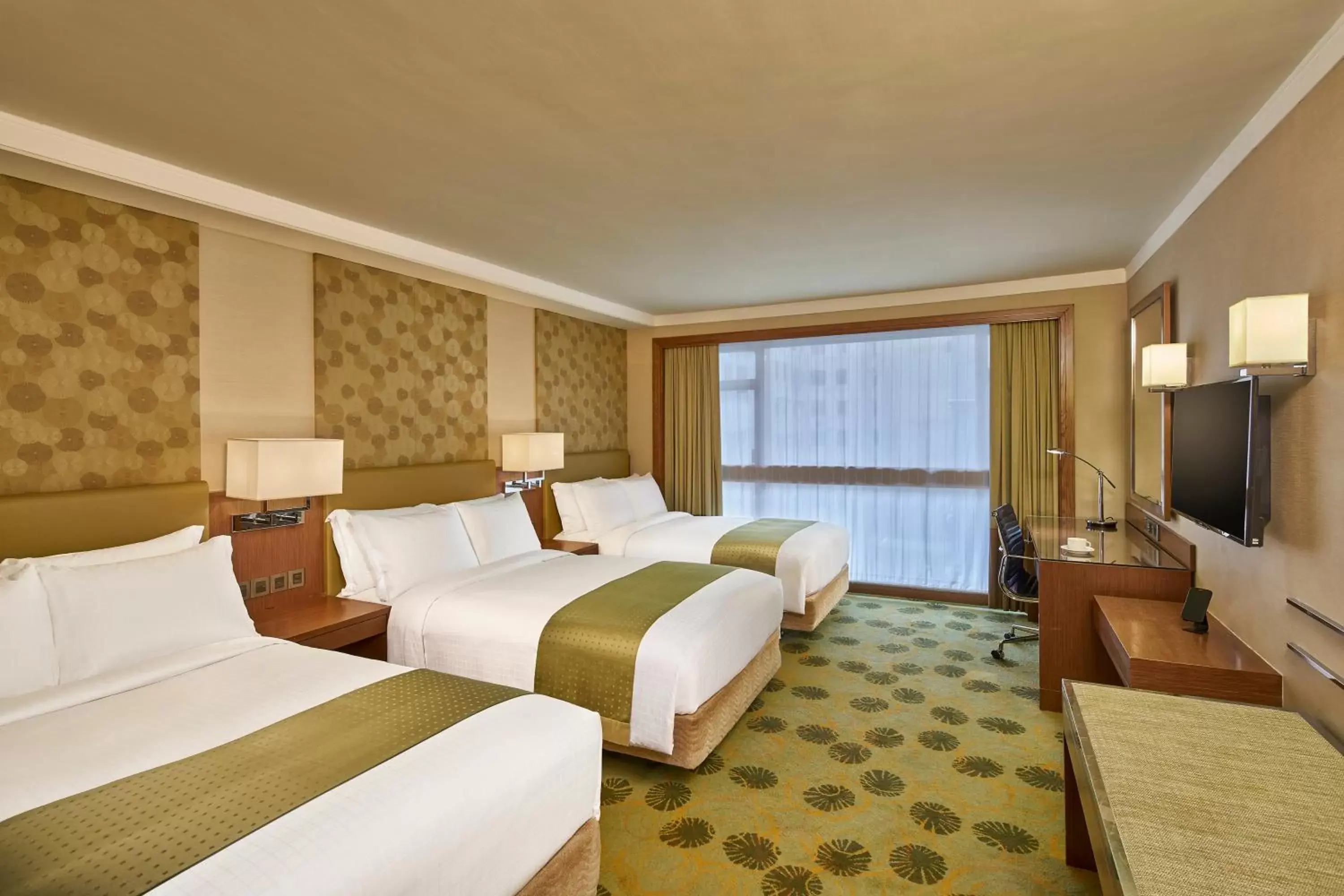 Bedroom in Holiday Inn Golden Mile, an IHG Hotel