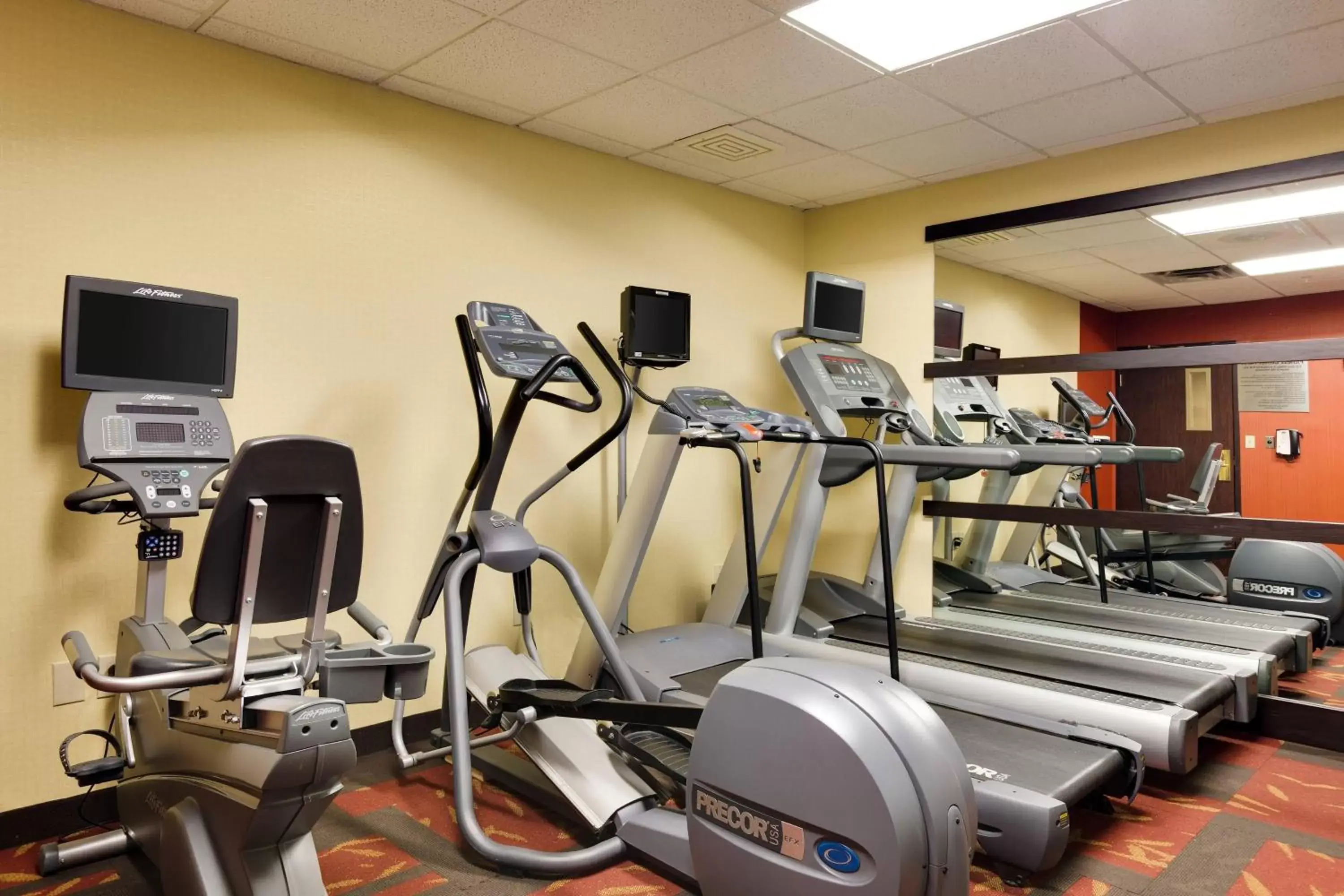 Fitness centre/facilities, Fitness Center/Facilities in Courtyard Chicago Southeast/Hammond, Indiana