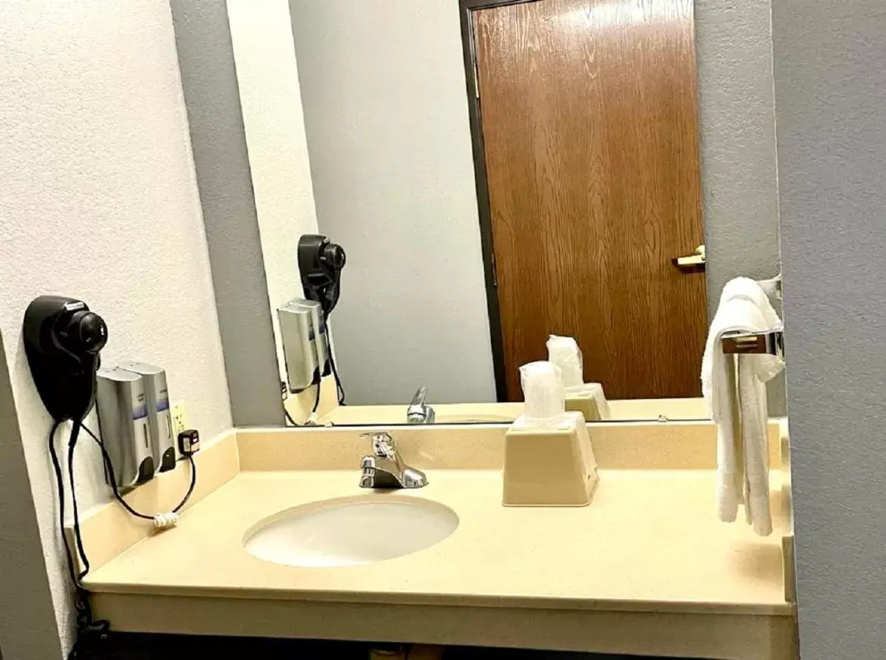 Bathroom in Star City Inn & Suites