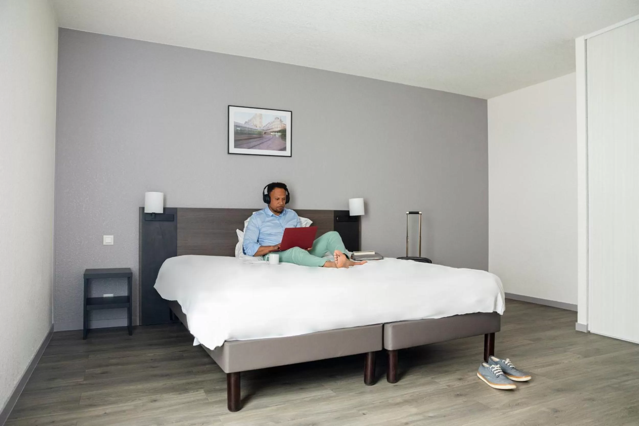 Bedroom, Bed in Aparthotel Adagio Access Orléans