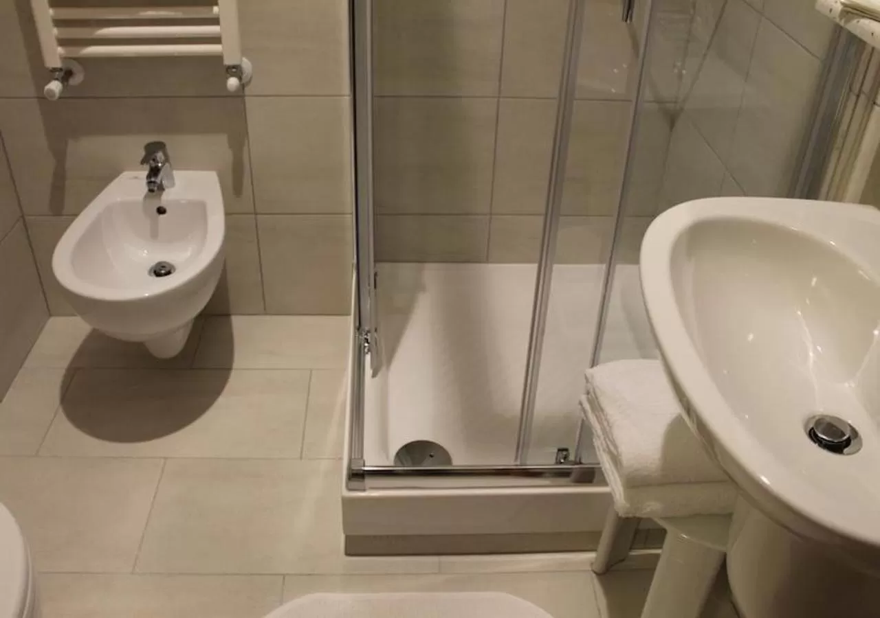 Bathroom in Coccodrillo Hotel & Apartments