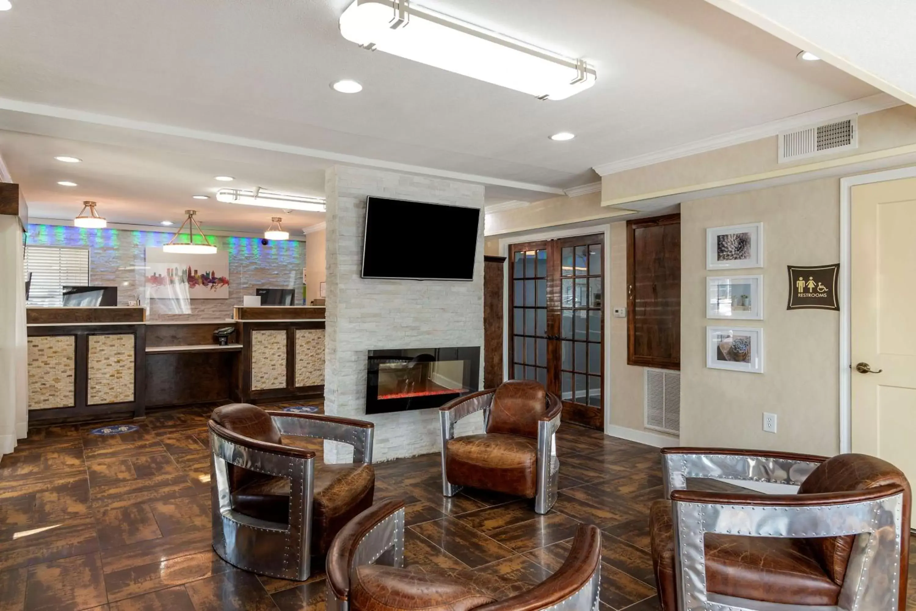 Lobby or reception, Lounge/Bar in Best Western Allatoona Inn & Suites