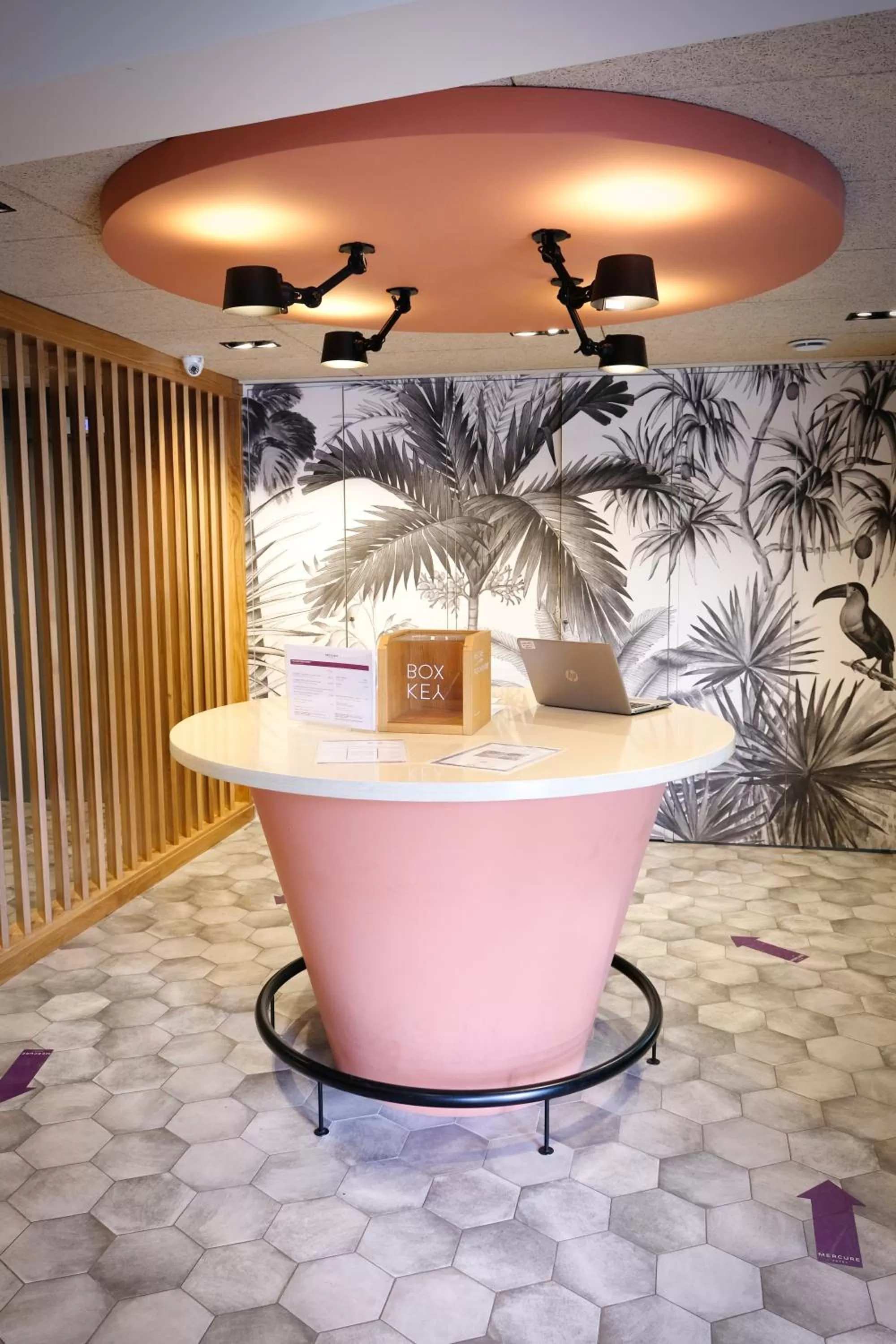 Lobby or reception in Mercure Perpignan Centre