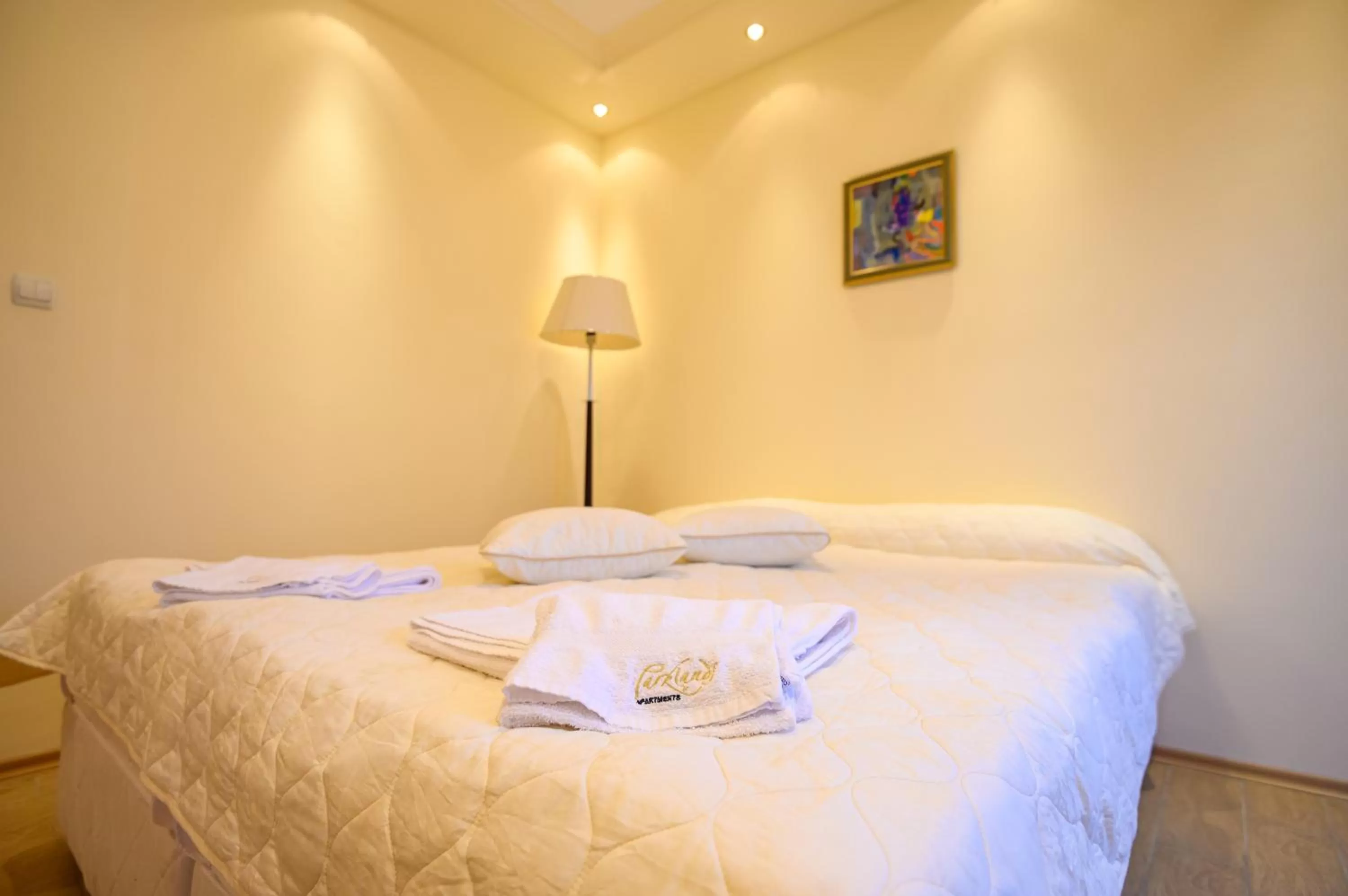 Photo of the whole room, Bed in Parklands Hotel & Pool