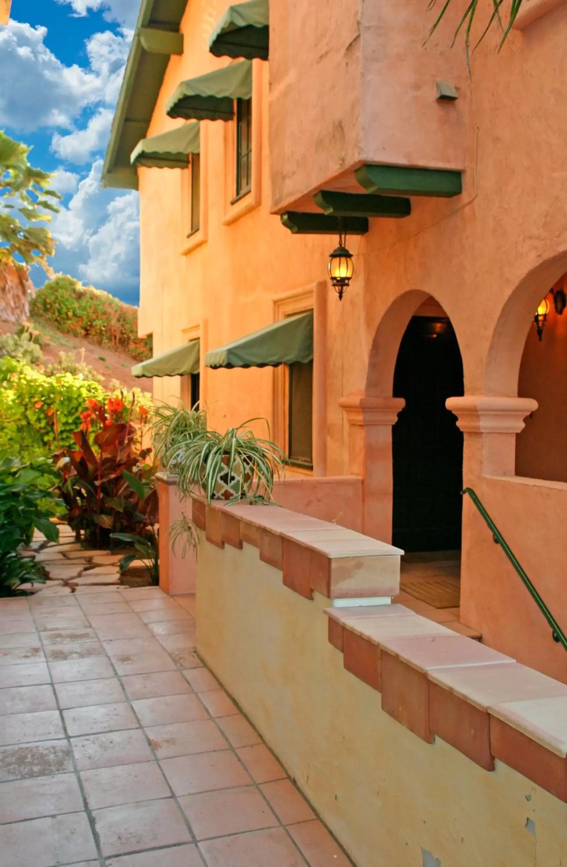 Facade/entrance in Topanga Canyon Inn Bed and Breakfast