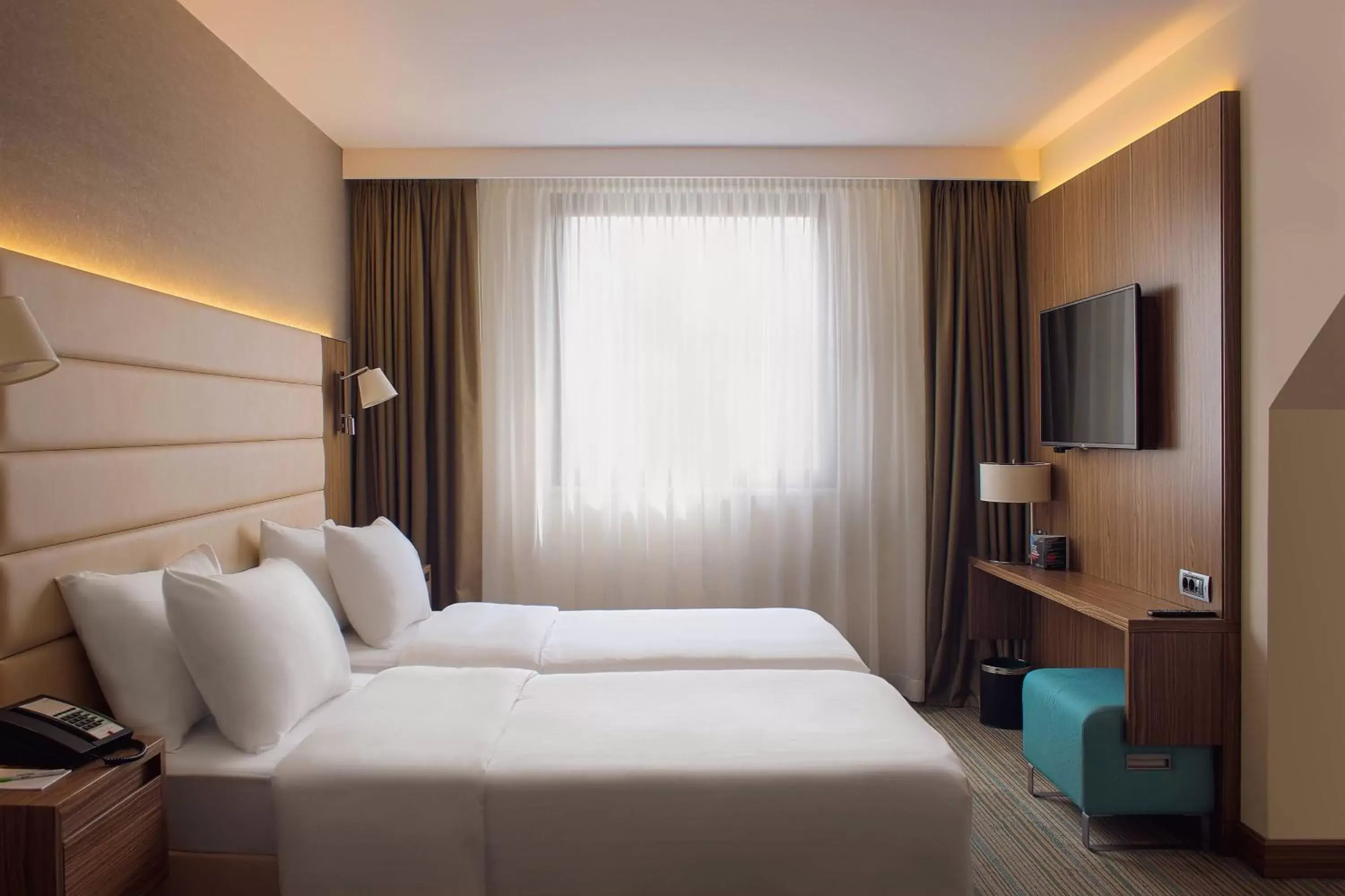 Bedroom, Bed in Courtyard by Marriott Belgrade City Center