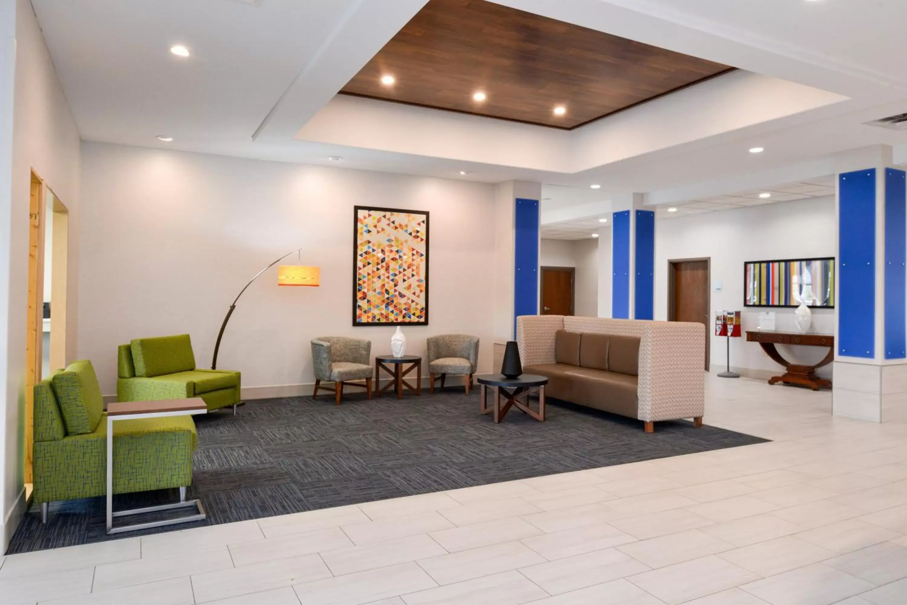 Lobby or reception, Lobby/Reception in Holiday Inn Express & Suites Pueblo, an IHG Hotel