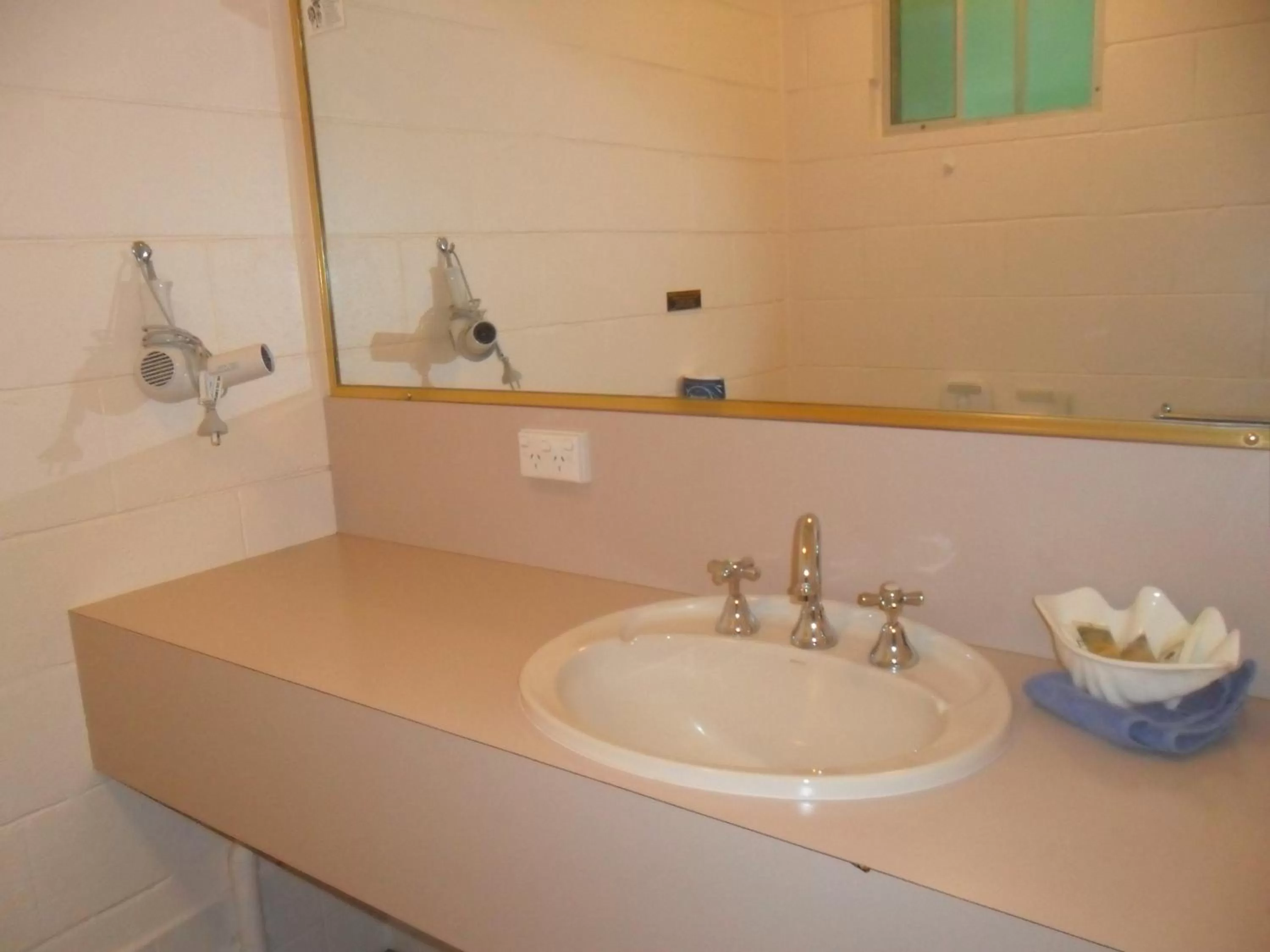 Bathroom in Moruya Motel