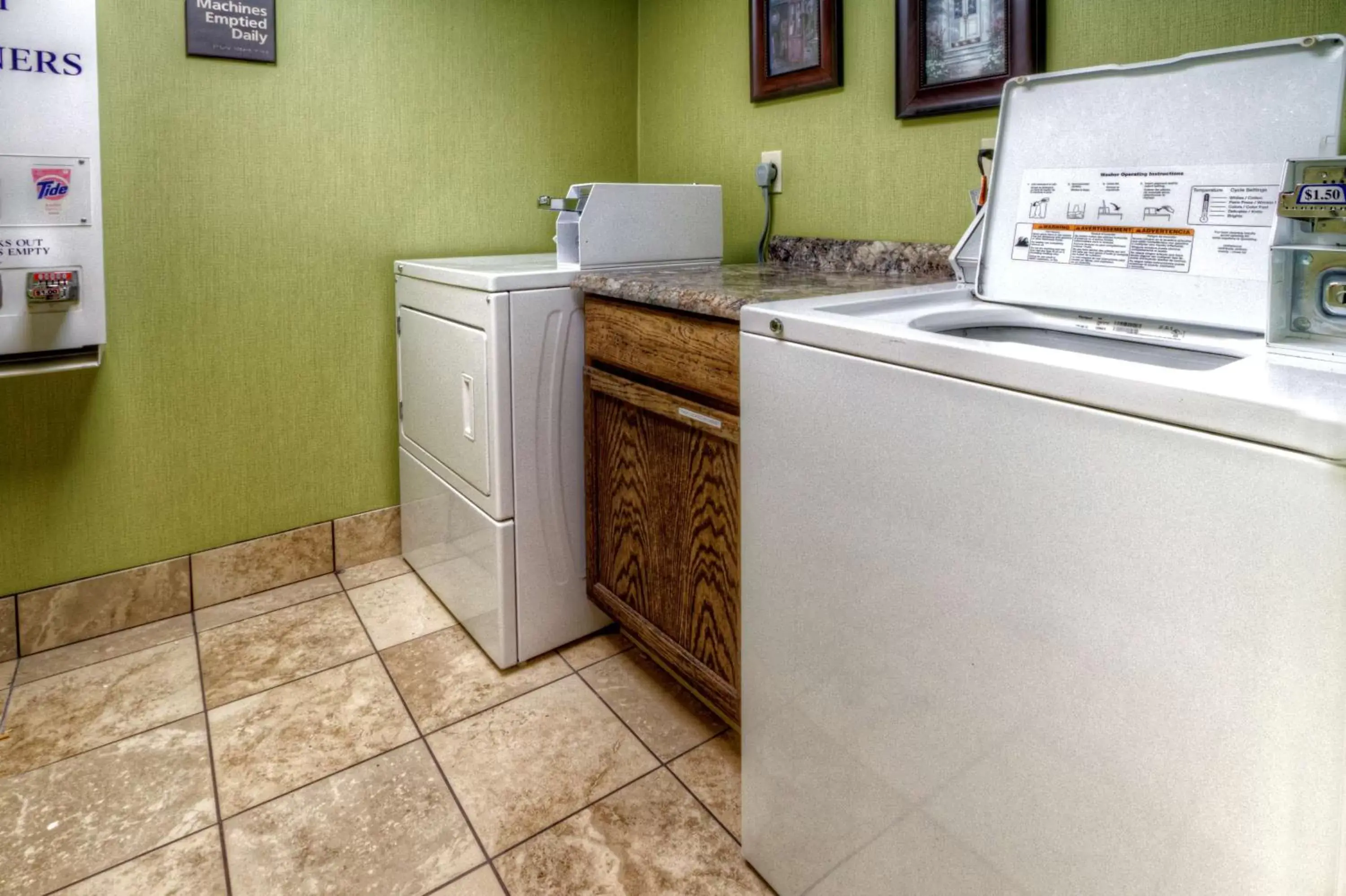 Property building in Hampton Inn Goldsboro Property building in Hampton Inn Goldsboro