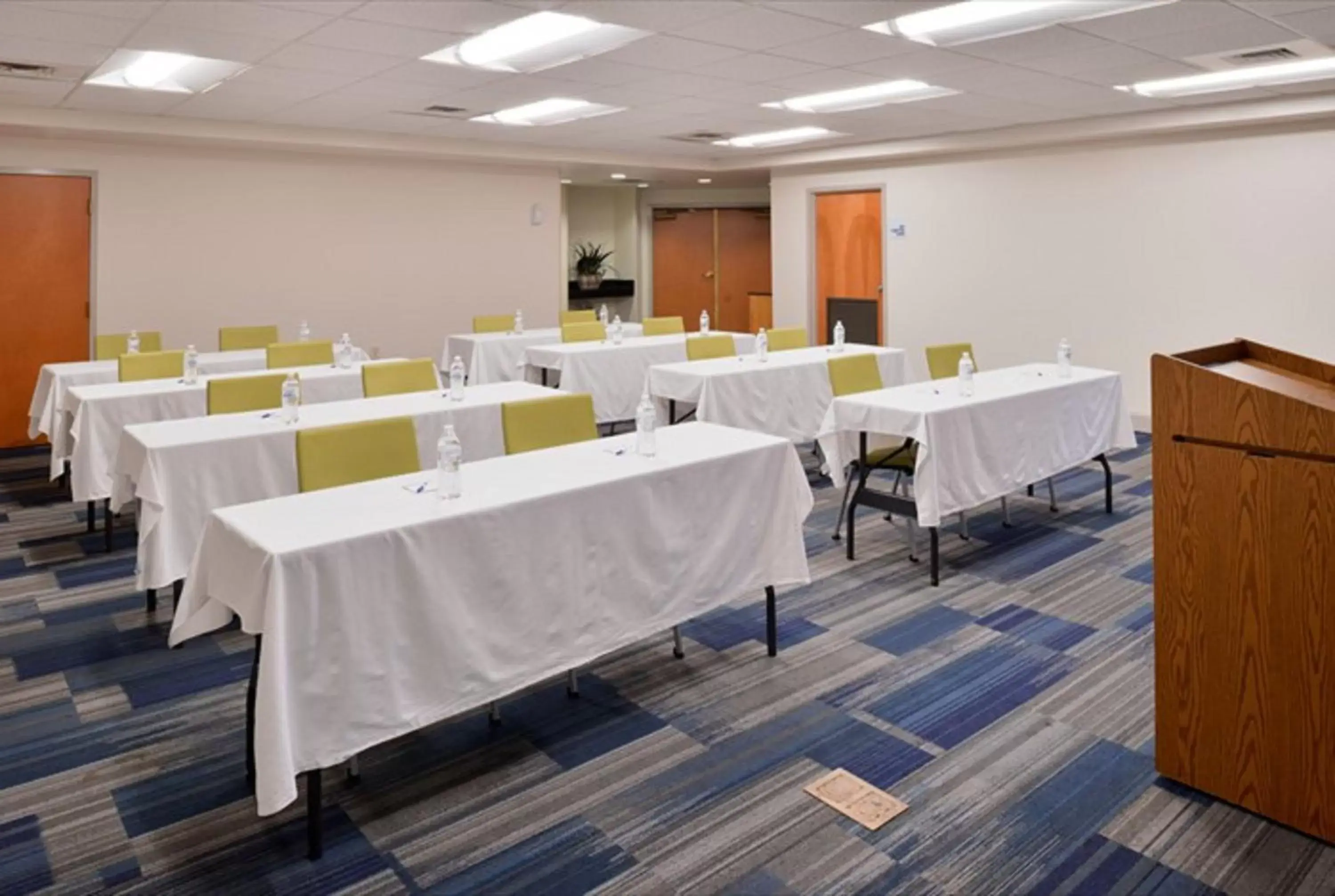 Meeting/conference room in Holiday Inn Express Hotel & Suites Mooresville - Lake Norman, an IHG Hotel
