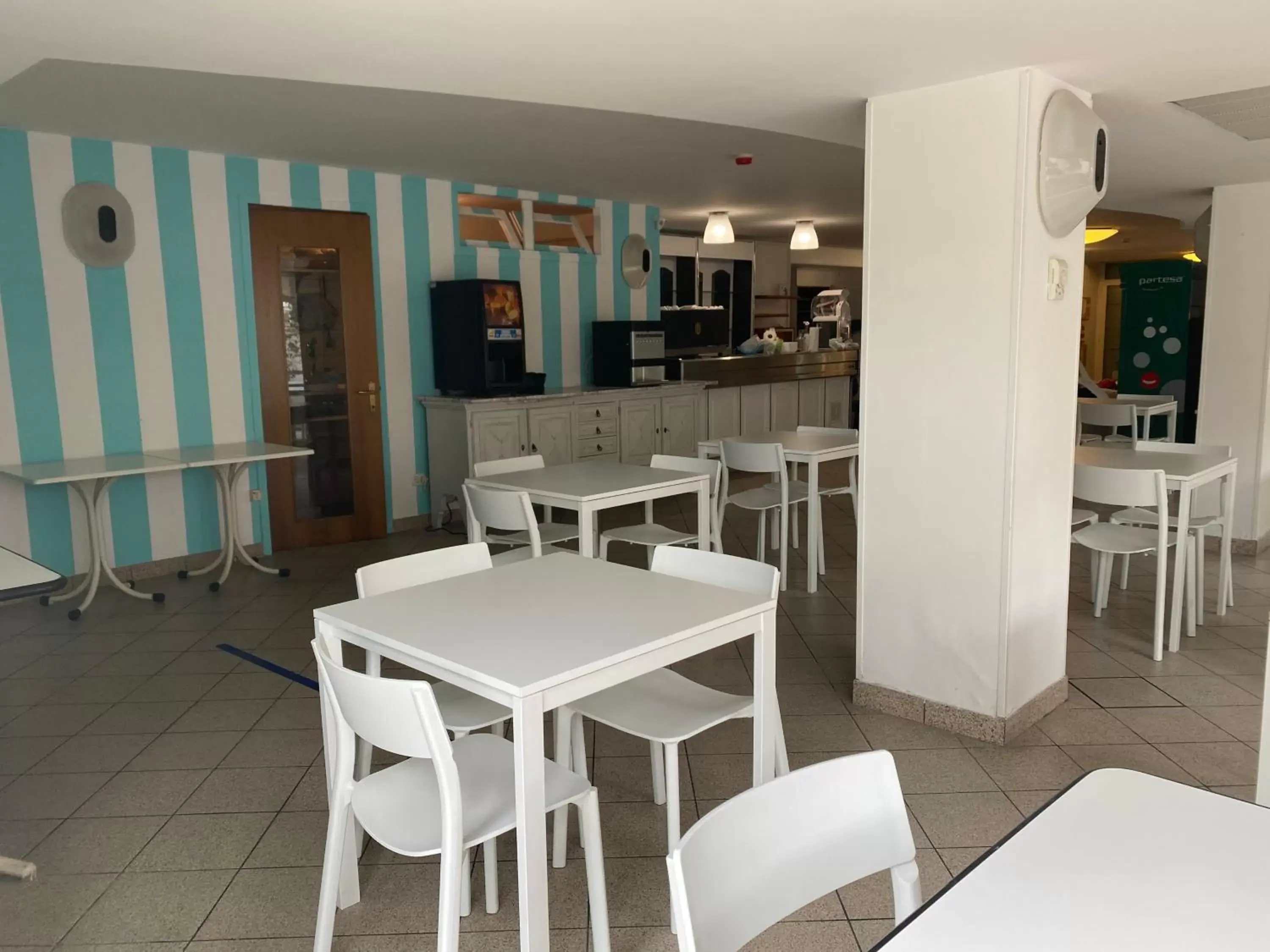 Lounge or bar, Restaurant/Places to Eat in Hotel Modenese