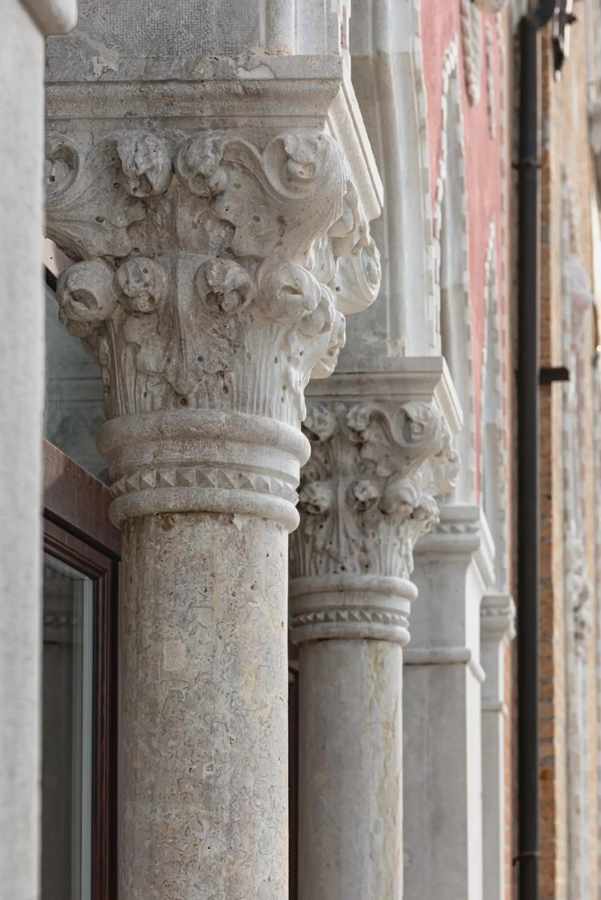 Decorative detail in Il Palazzo Experimental