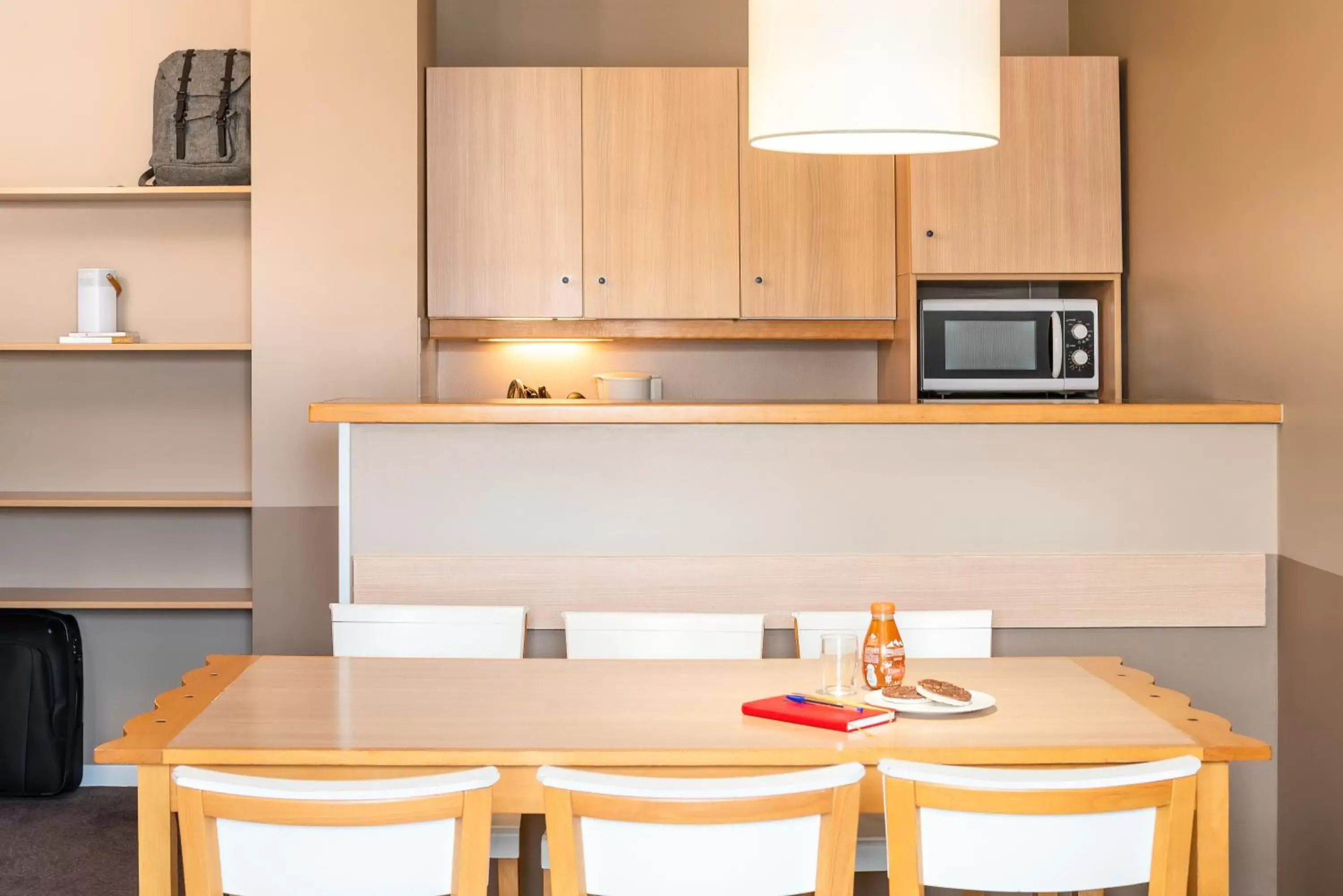 Kitchen or kitchenette, Dining Area in Aparthotel Adagio Marne La Vallée - Val d'Europe