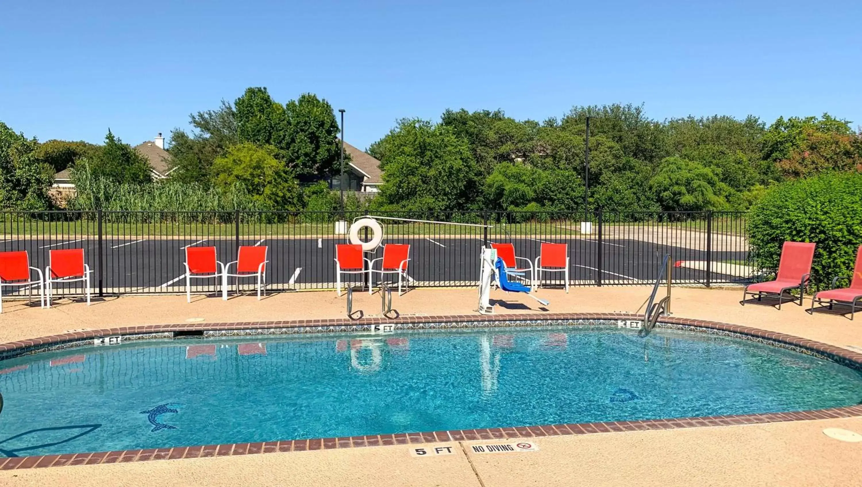 Swimming Pool in Quality Inn & Suites