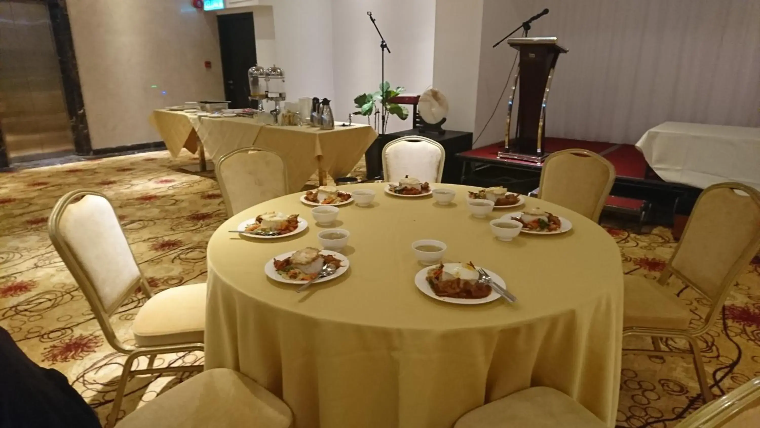 Banquet/Function facilities, Restaurant/Places to Eat in InnB Park Hotel