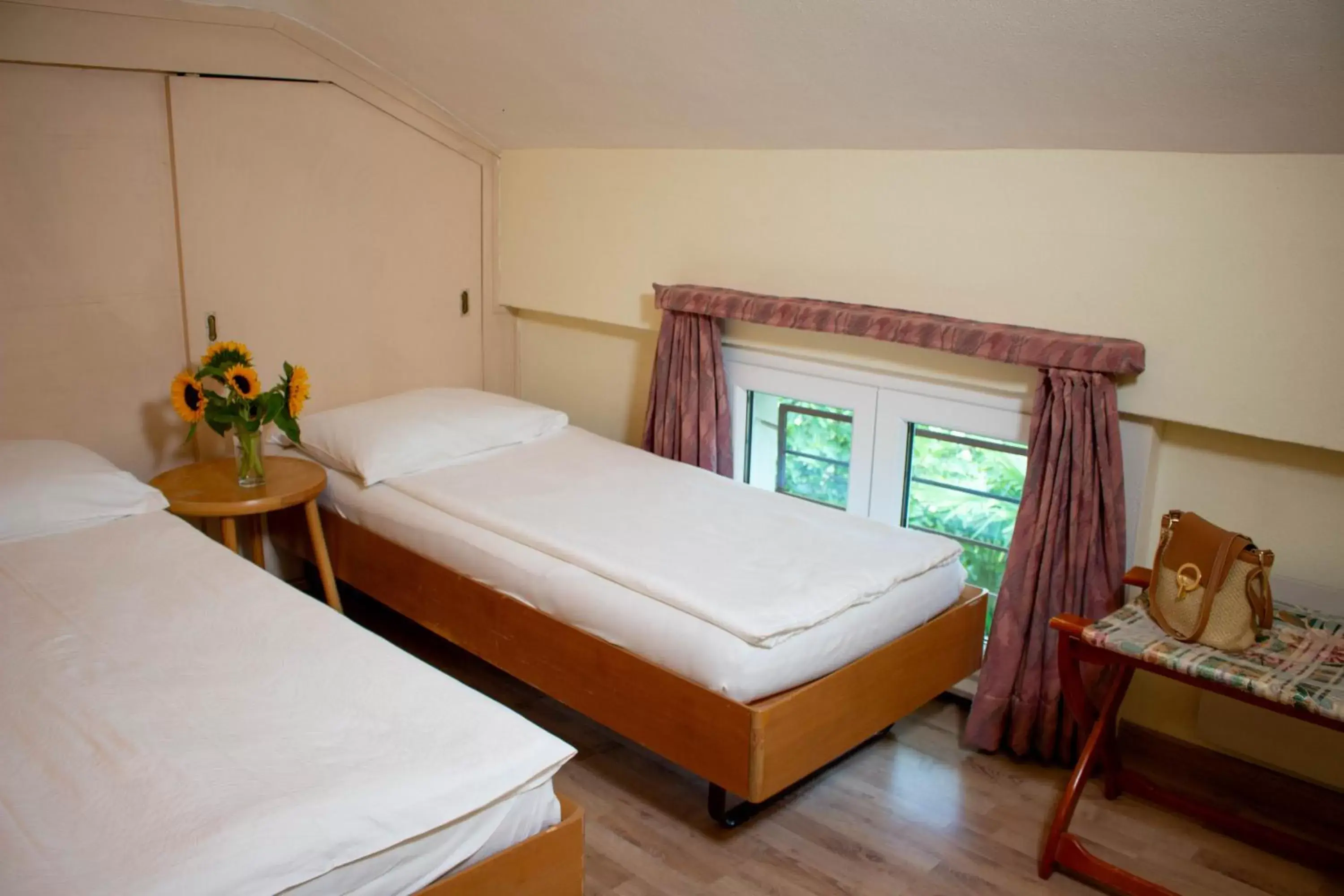 Bed in Easy Stay by Hotel La Perla