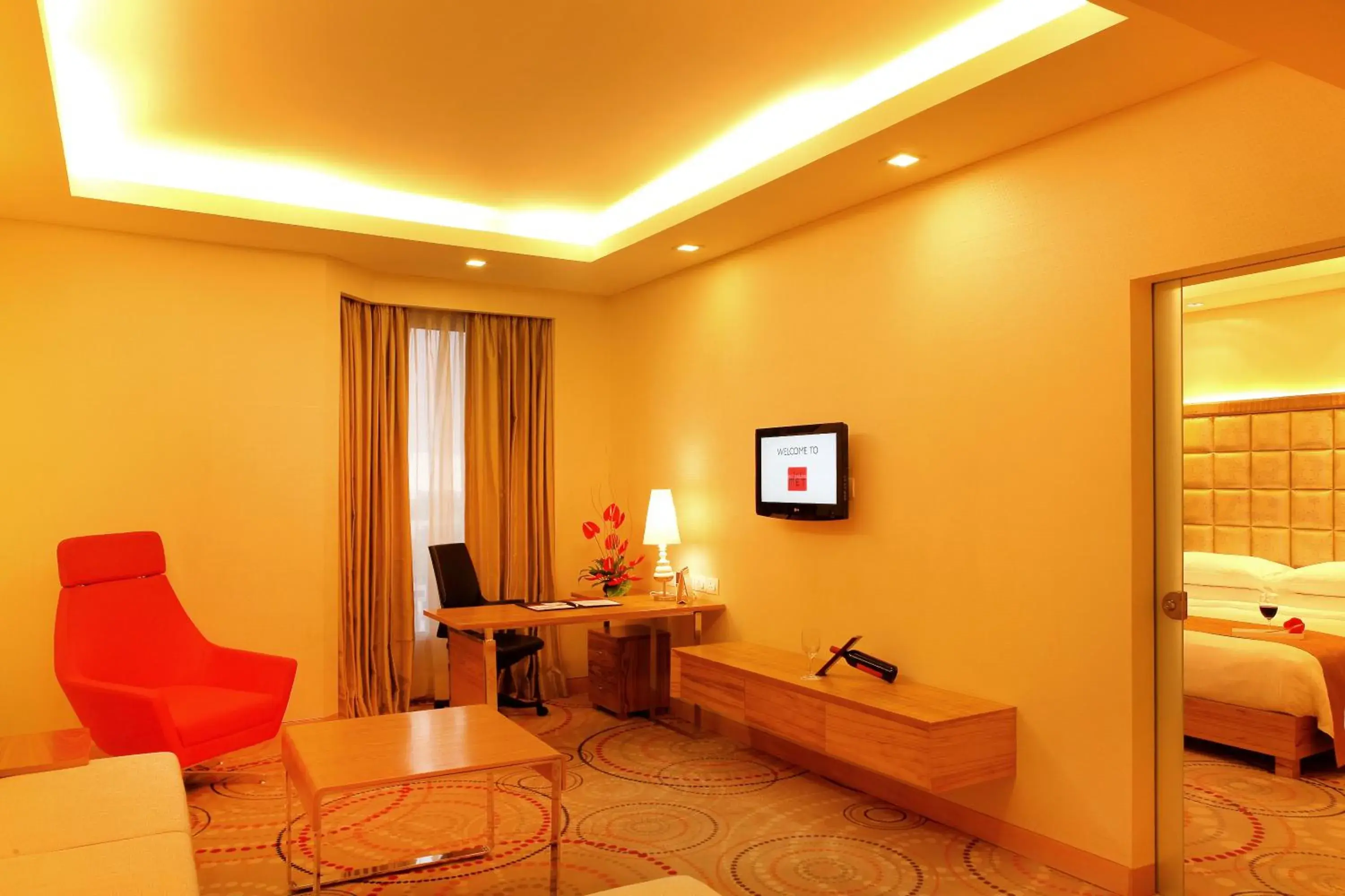 Living room, TV/Entertainment Center in The Metropolitan Hotel New Delhi