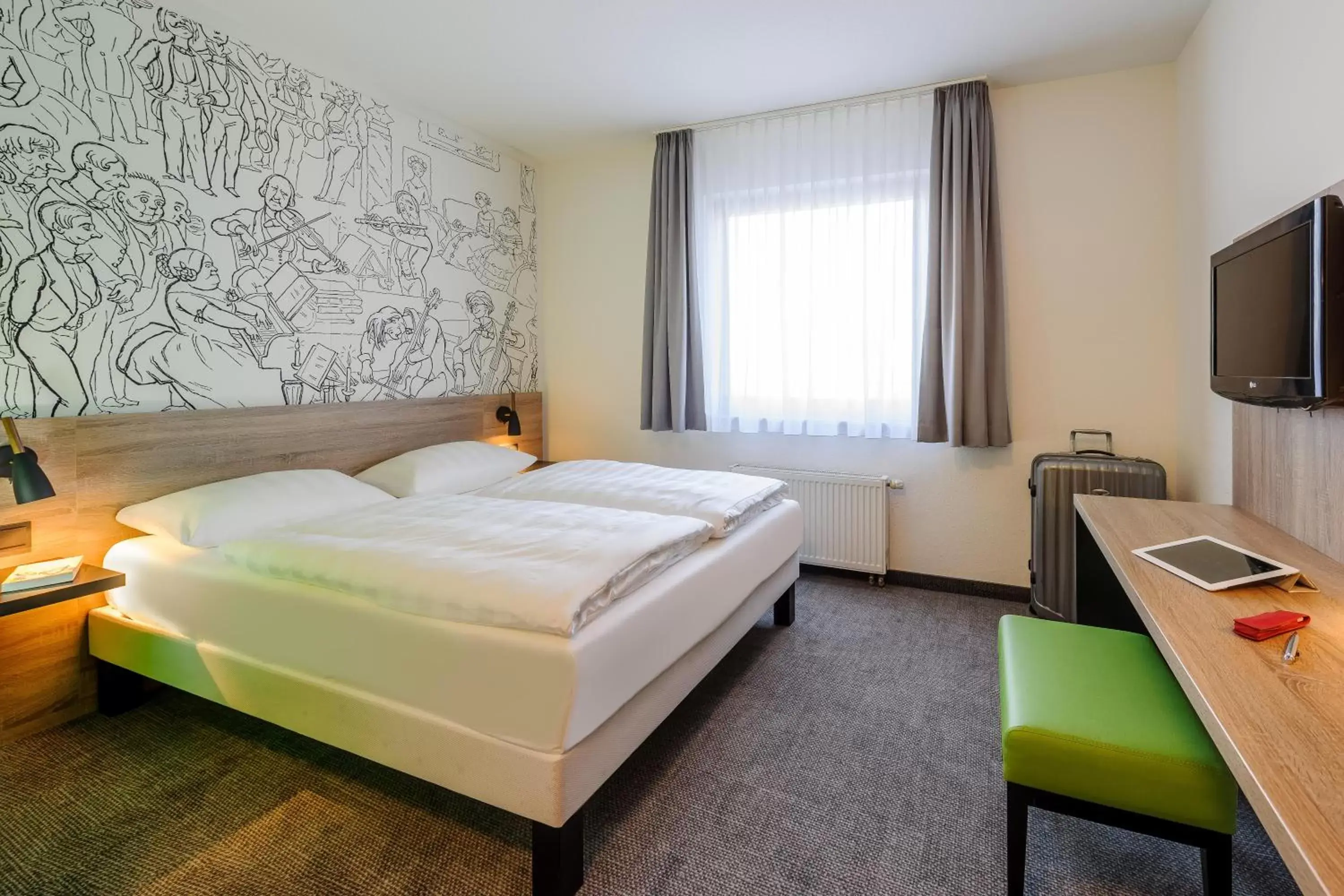 Photo of the whole room in ibis Styles Halle