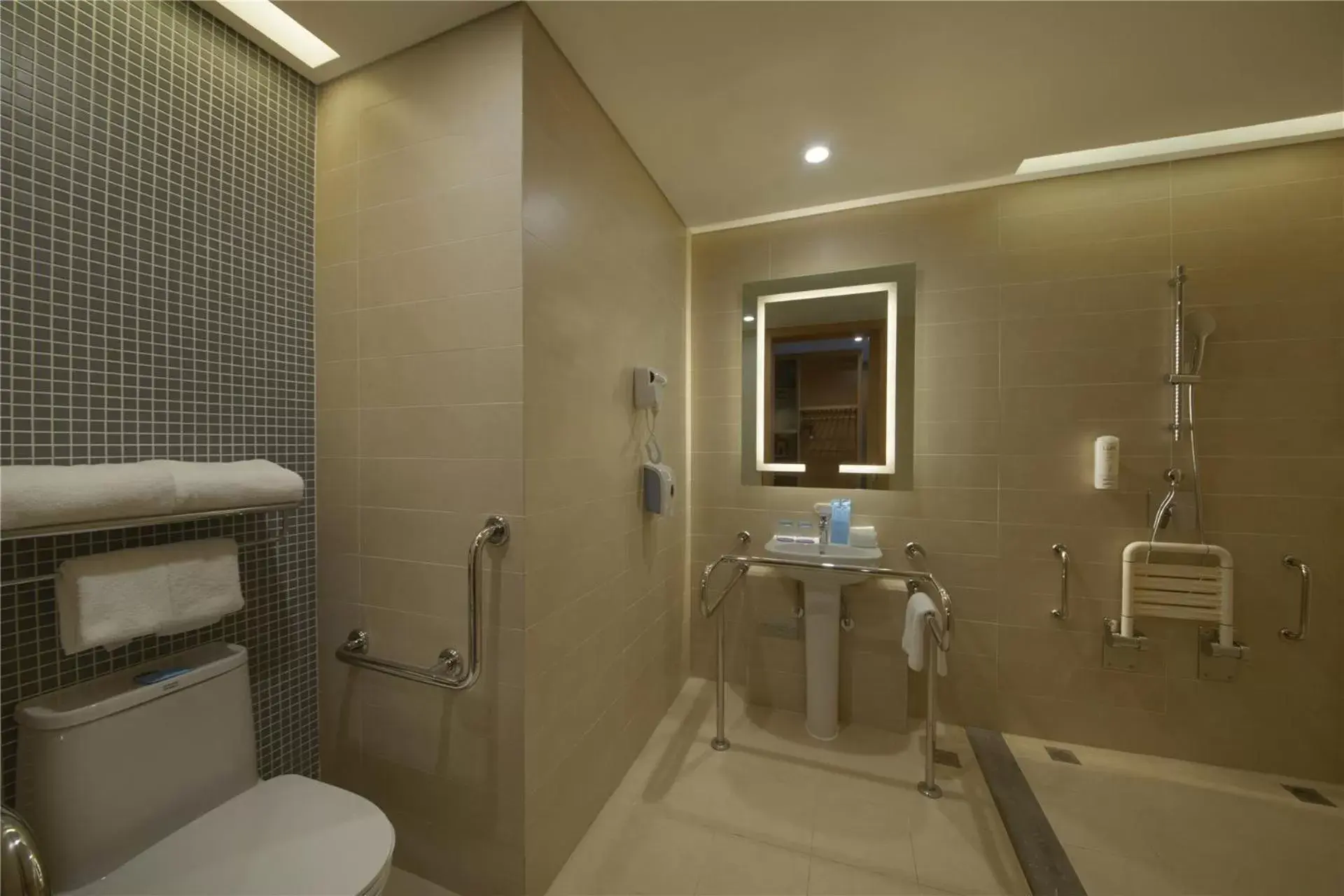 Bathroom in Holiday Inn Express Zhengzhou Zhengdong, an IHG Hotel