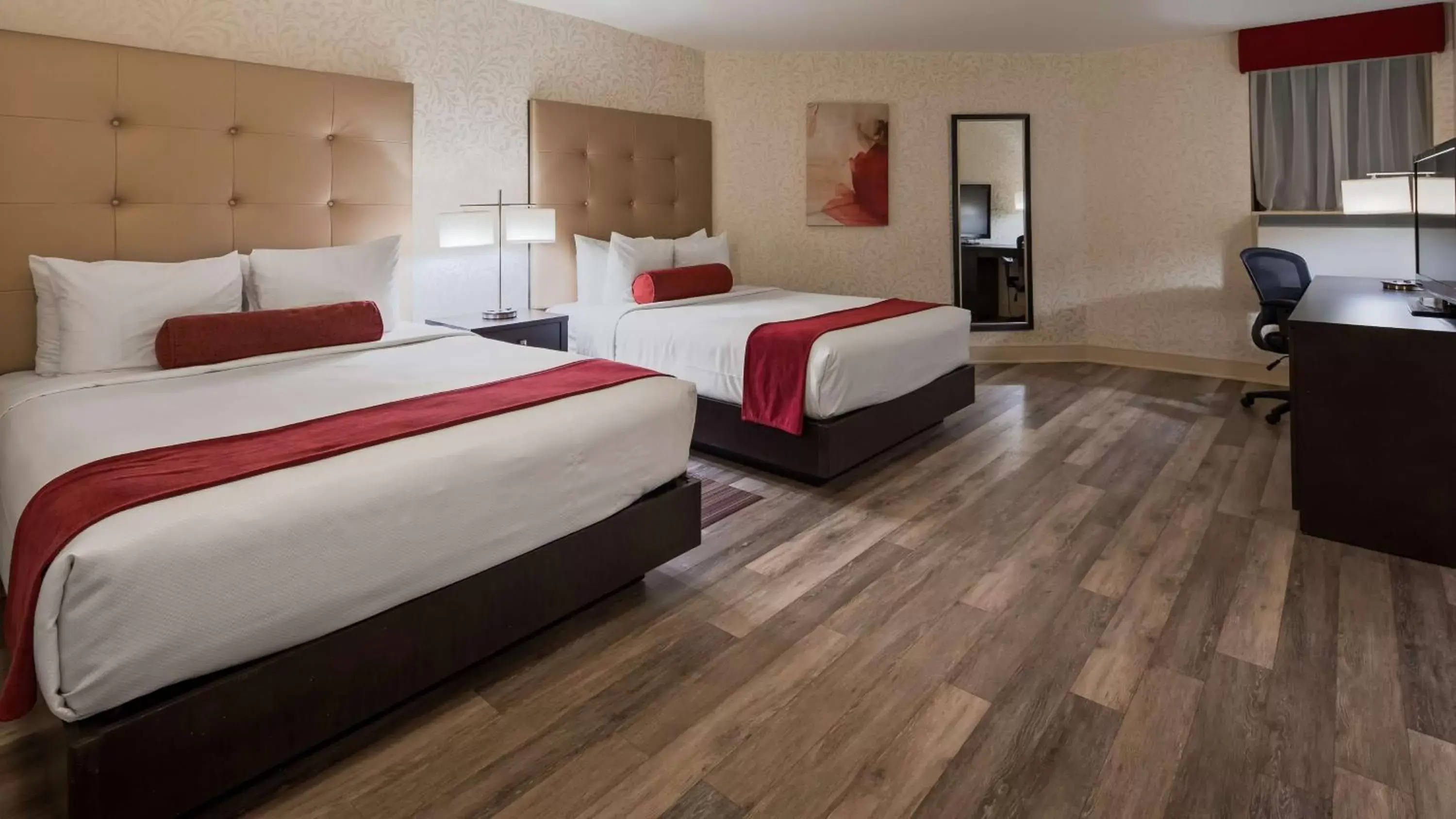 Photo of the whole room, Bed in Best Western Plus Montreal Downtown- Hotel Europa Photo of the whole room, Bed in Best Western Plus Montreal Downtown- Hotel Europa