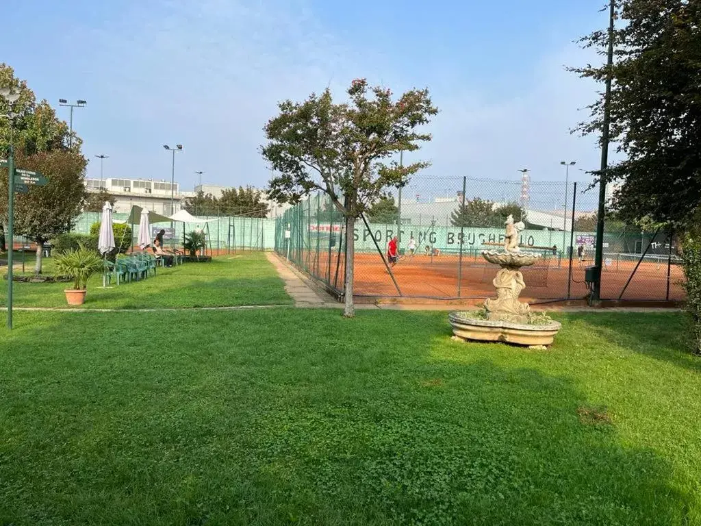 Garden in Hotel Sporting Brugherio