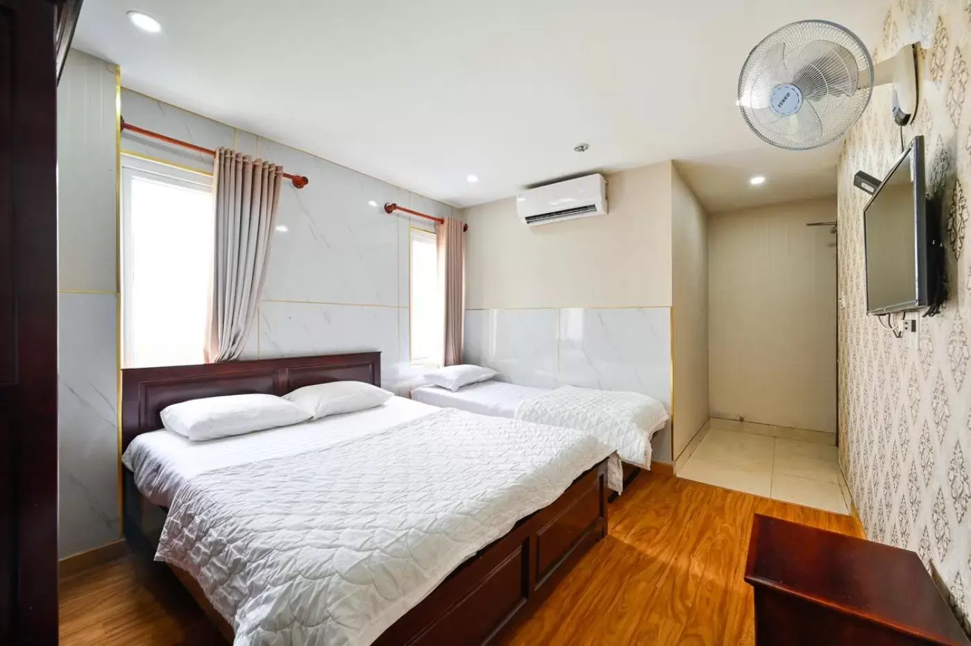 Bedroom, Bed in Gia Hoa Airport Hotel Bedroom, Bed in Gia Hoa Airport Hotel