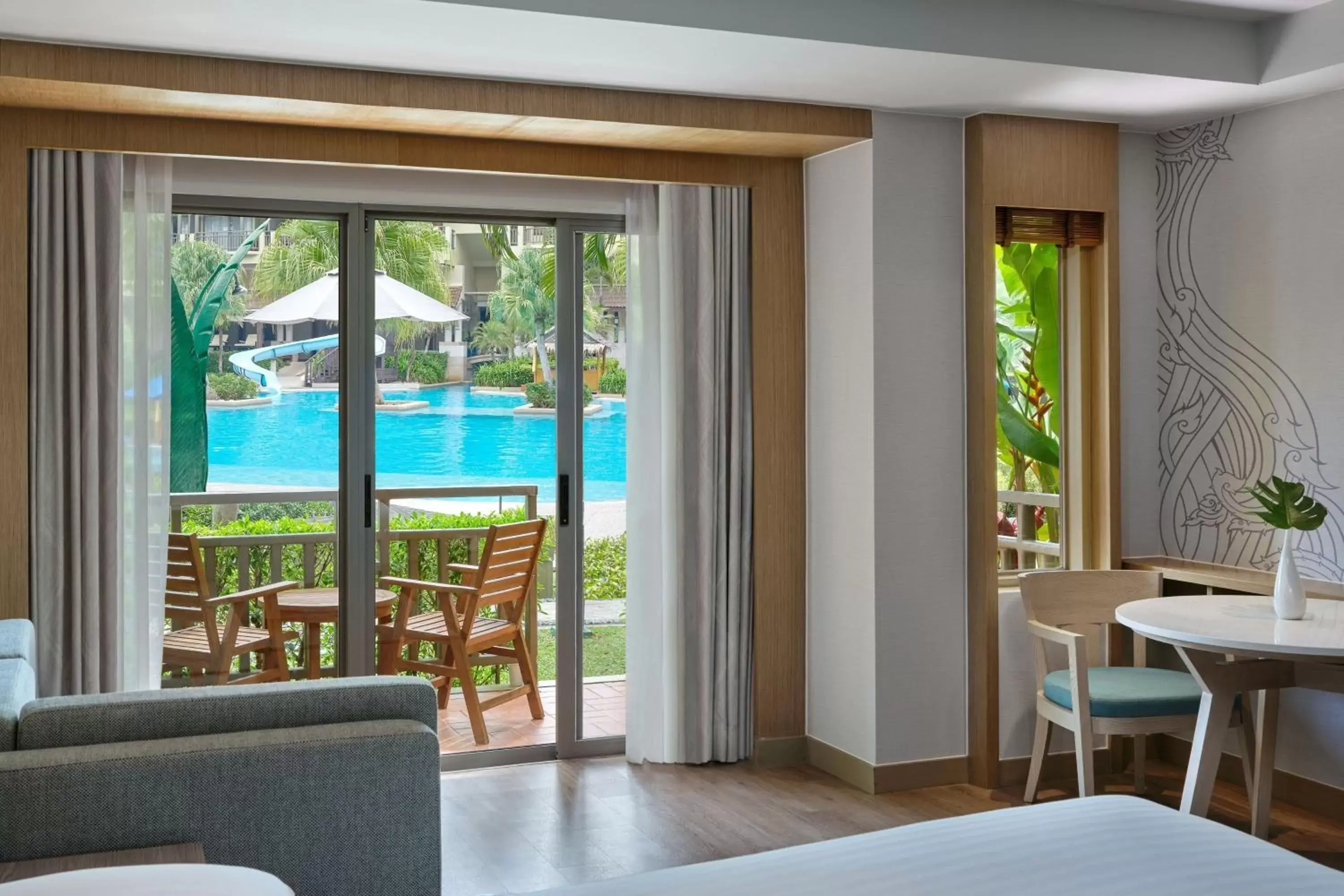 Swimming pool in Phuket Marriott Resort & Spa, Merlin Beach