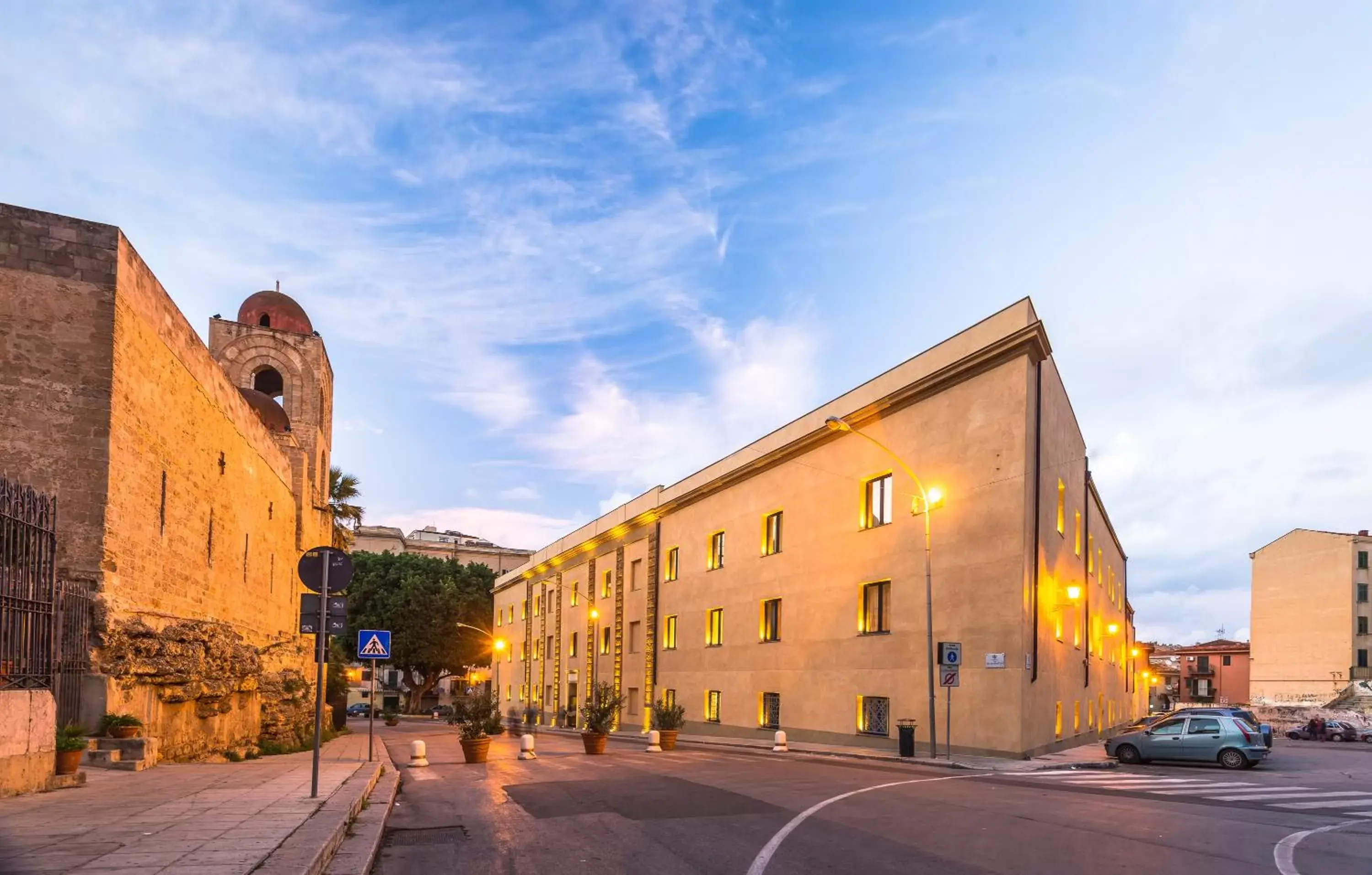 Facade/entrance, Property Building in Camplus Guest Palermo