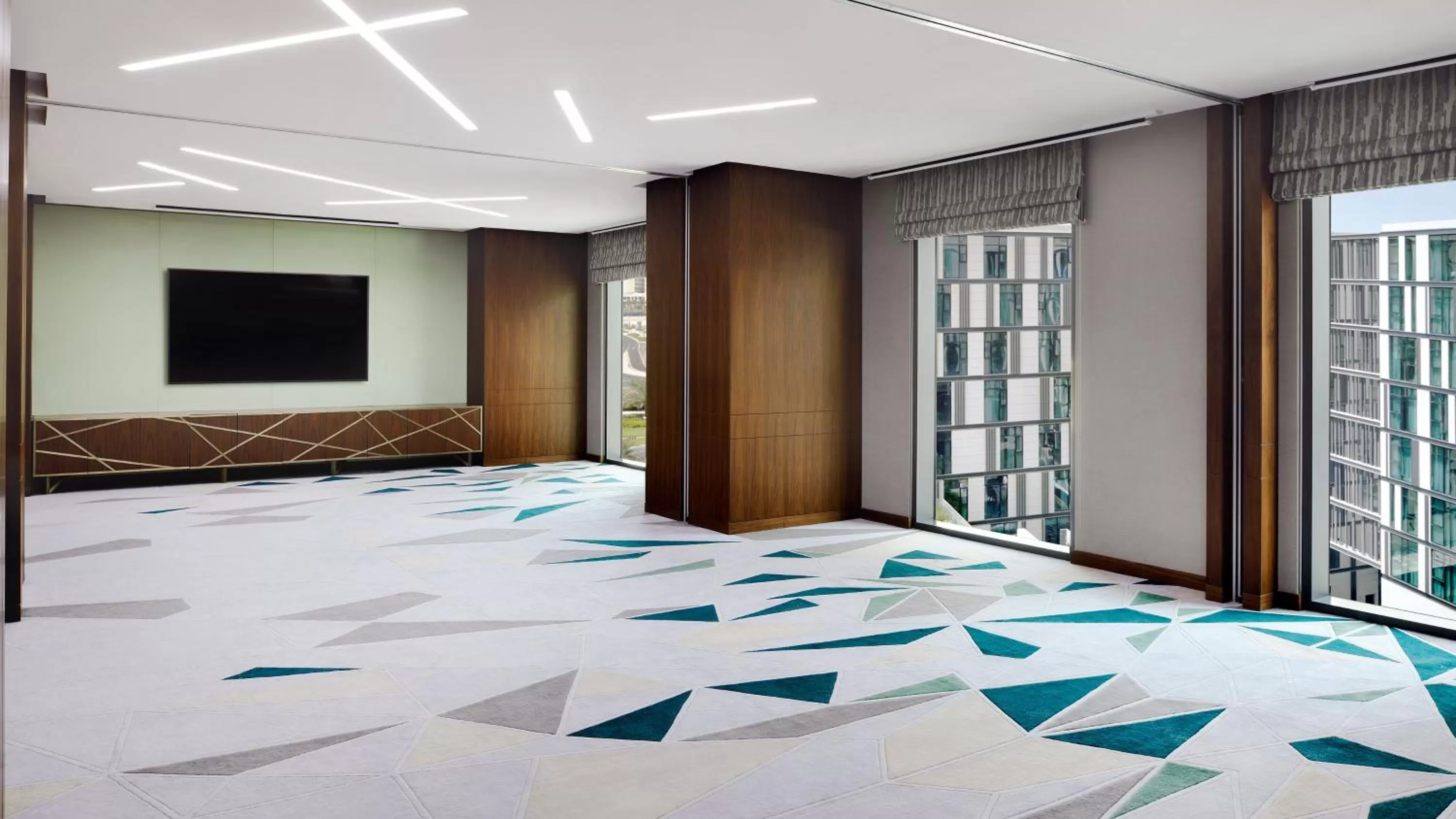 Meeting/conference room, Bed in Holiday Inn Dubai Al-Maktoum Airport by IHG