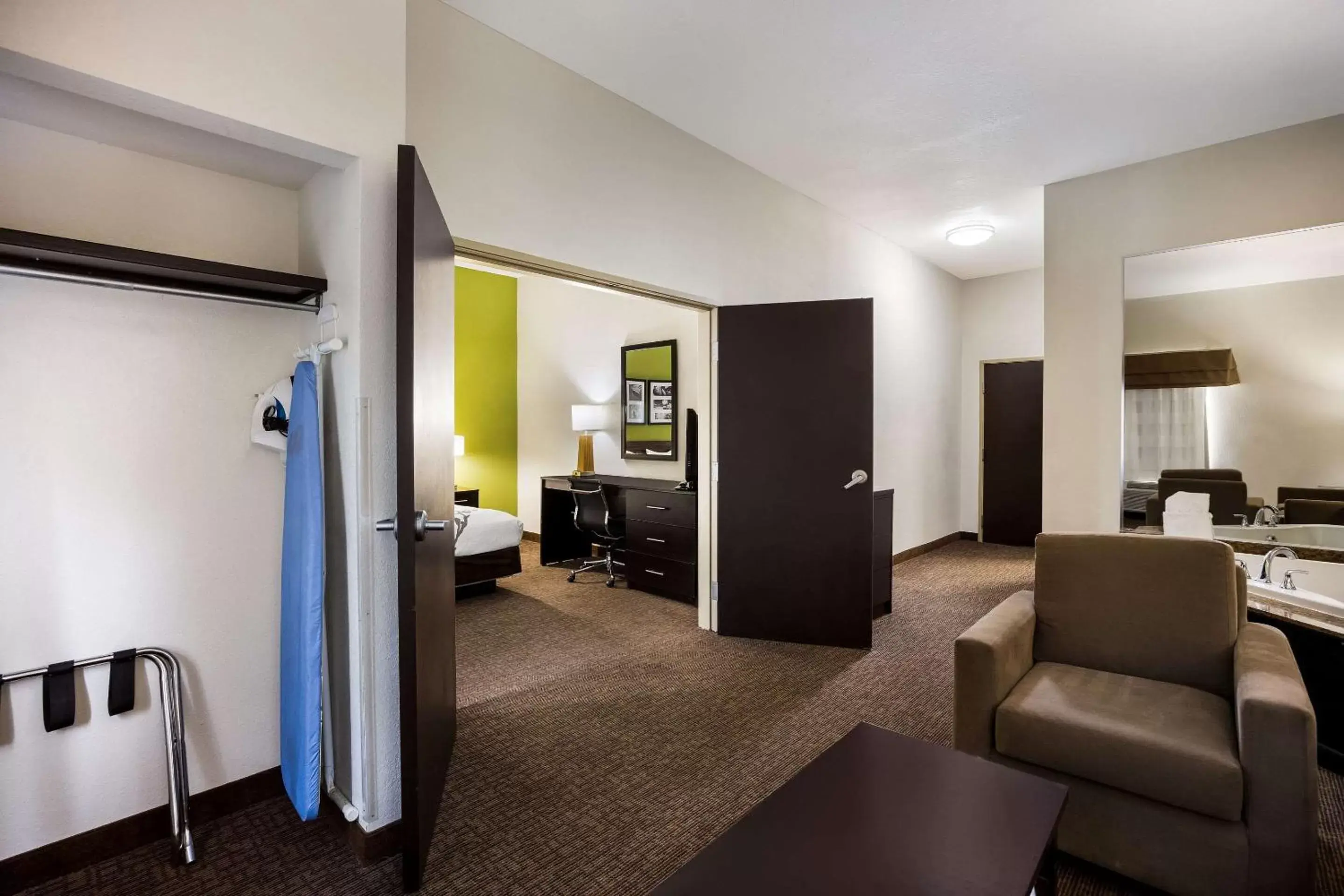 Bedroom, Seating Area in Sleep Inn & Suites Valdosta