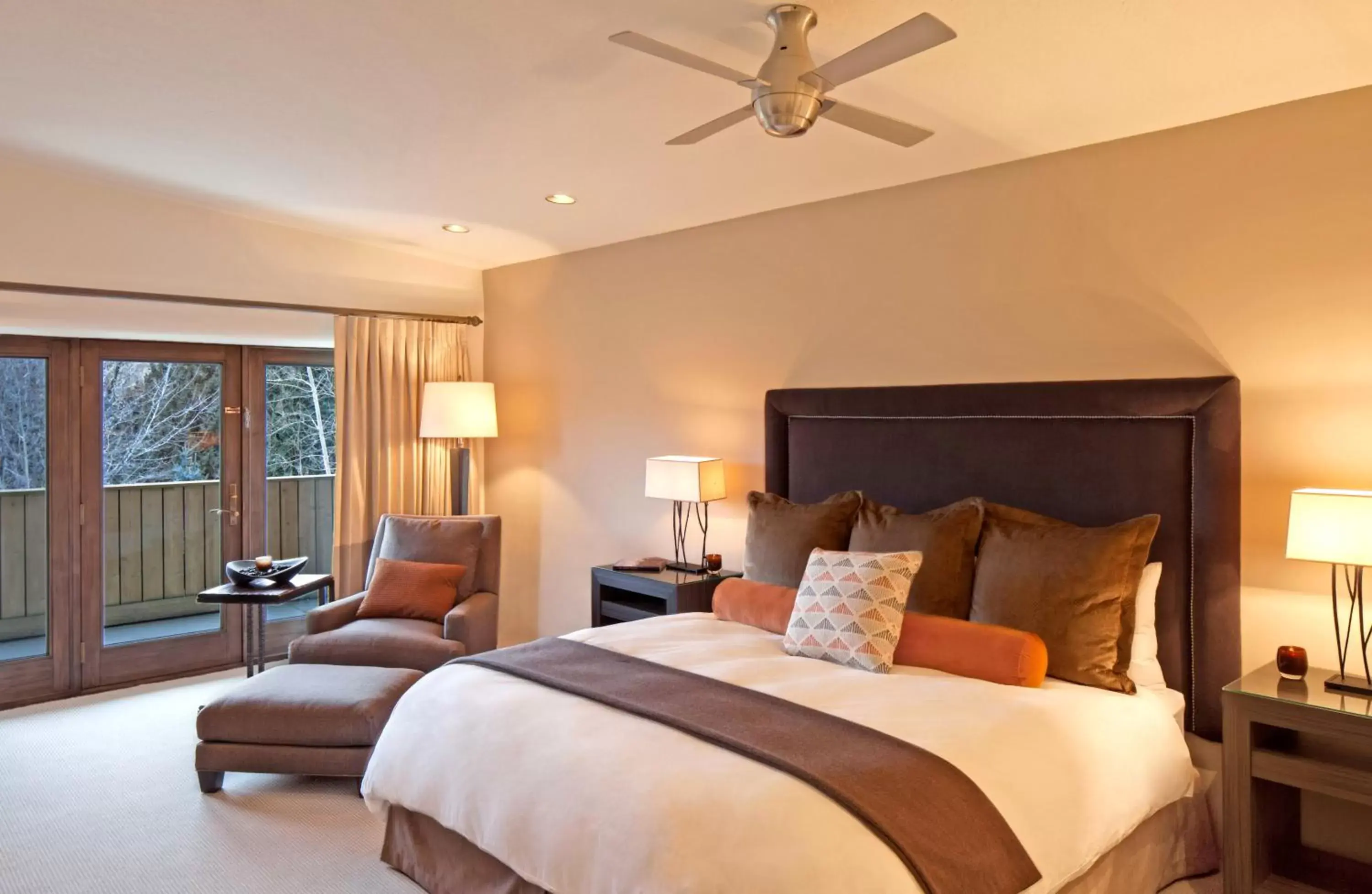 Bedroom, Bed in Knob Hill Inn Bedroom, Bed in Knob Hill Inn