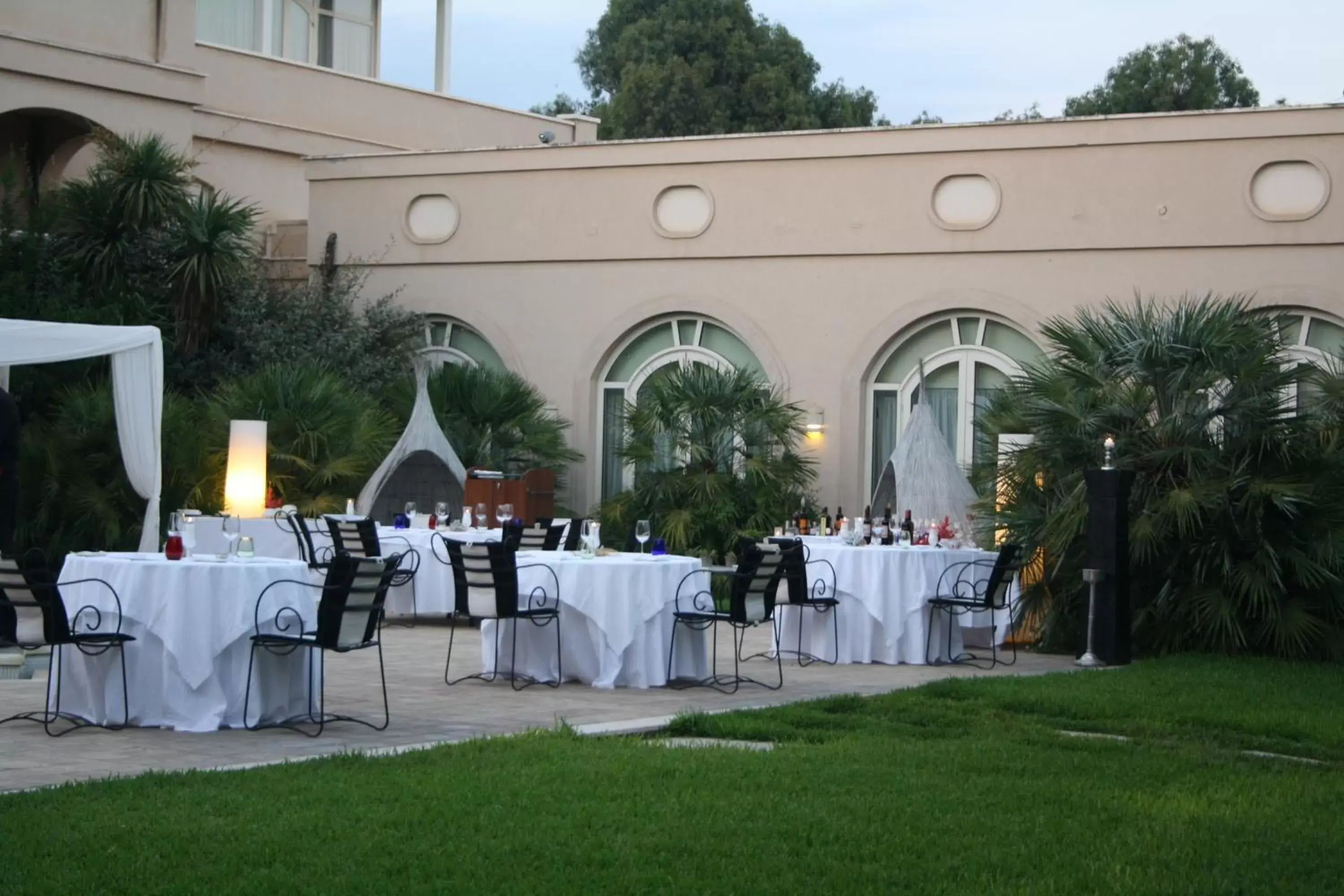 Garden, Banquet Facilities in Romano Palace Luxury Hotel