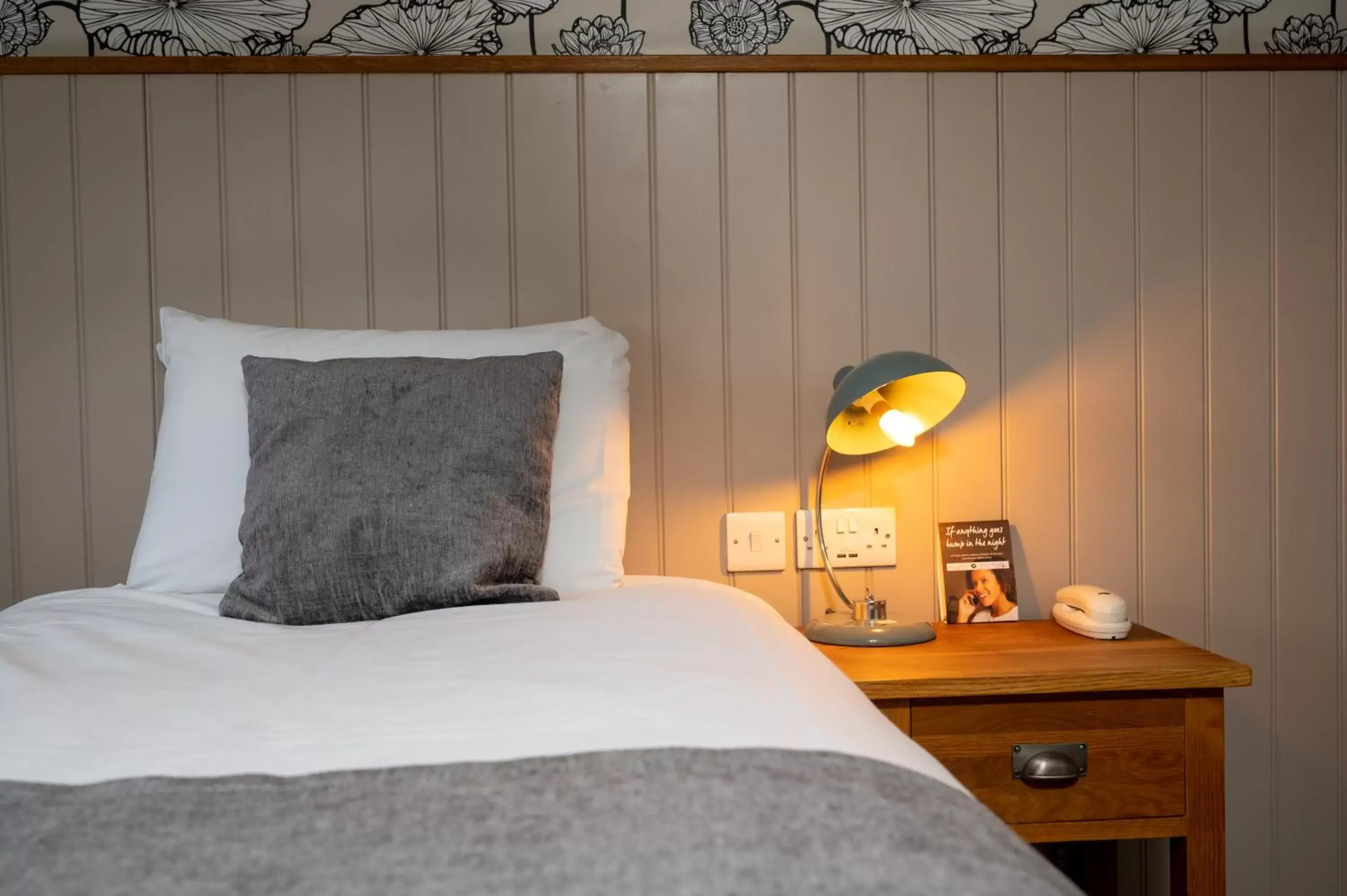 Bed in Cedars Inn by Greene King Inns Bed in Cedars Inn by Greene King Inns