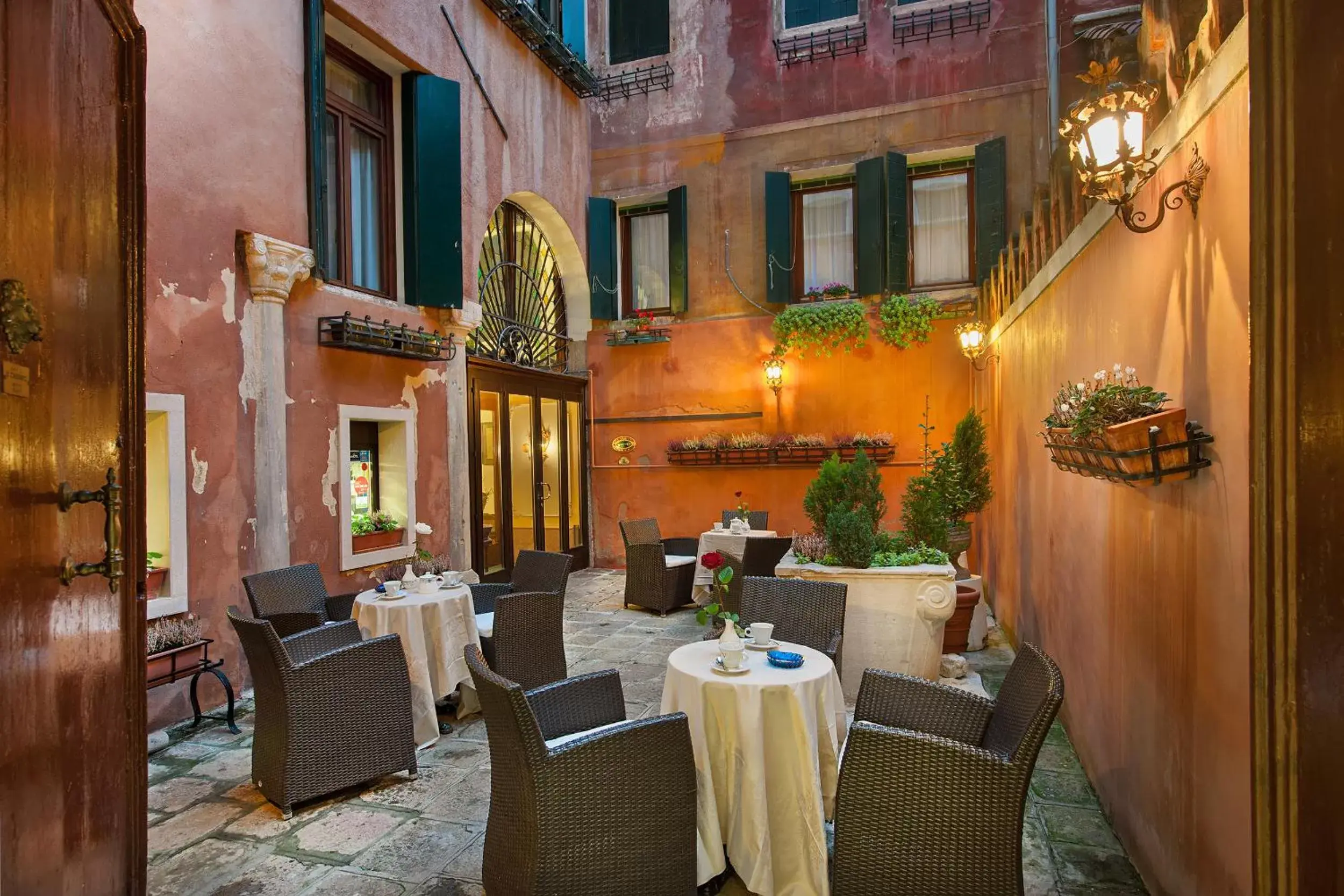 Facade/entrance, Restaurant/Places to Eat in Residenza d'Epoca San Cassiano