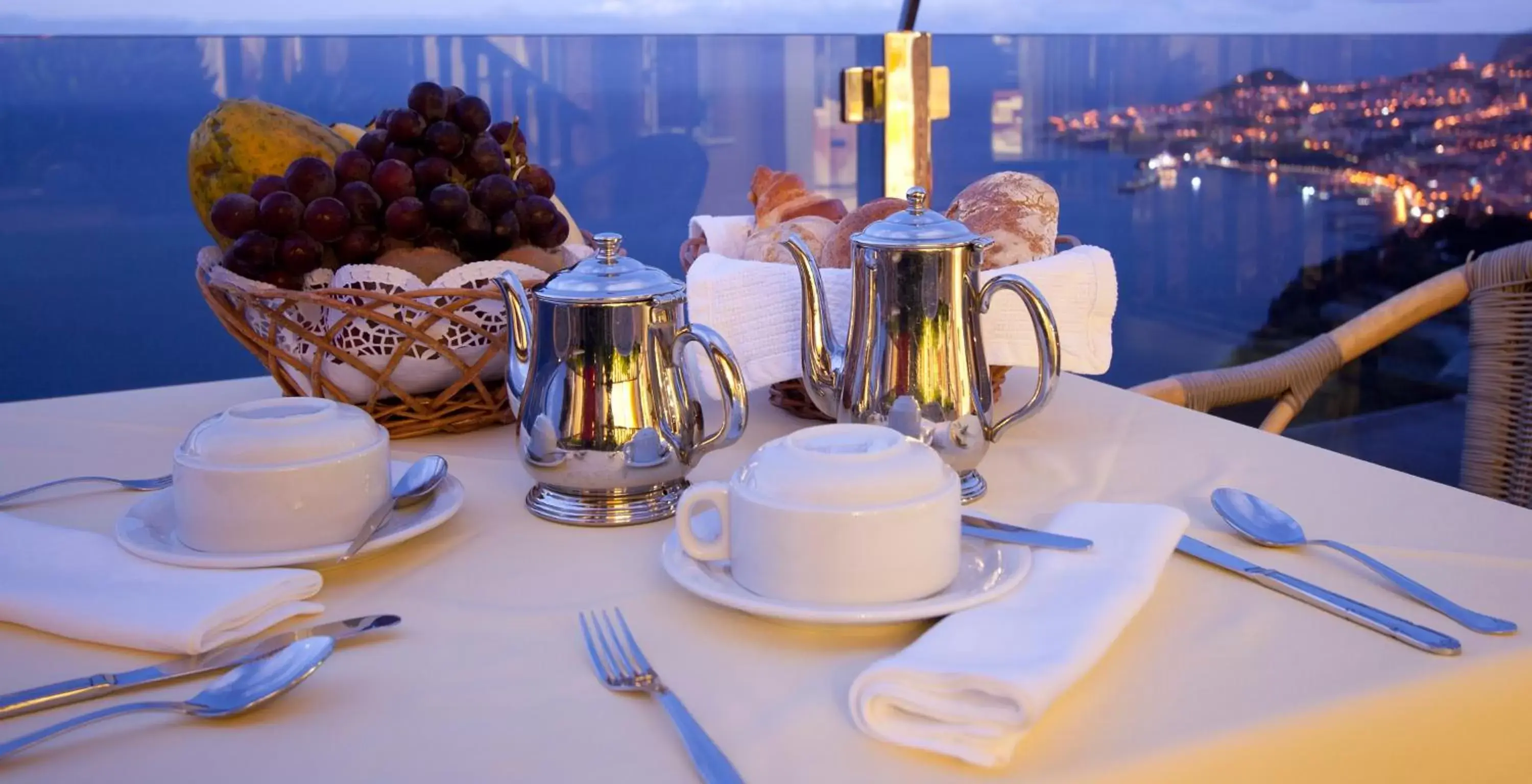 Breakfast in Ocean Gardens Breakfast in Ocean Gardens