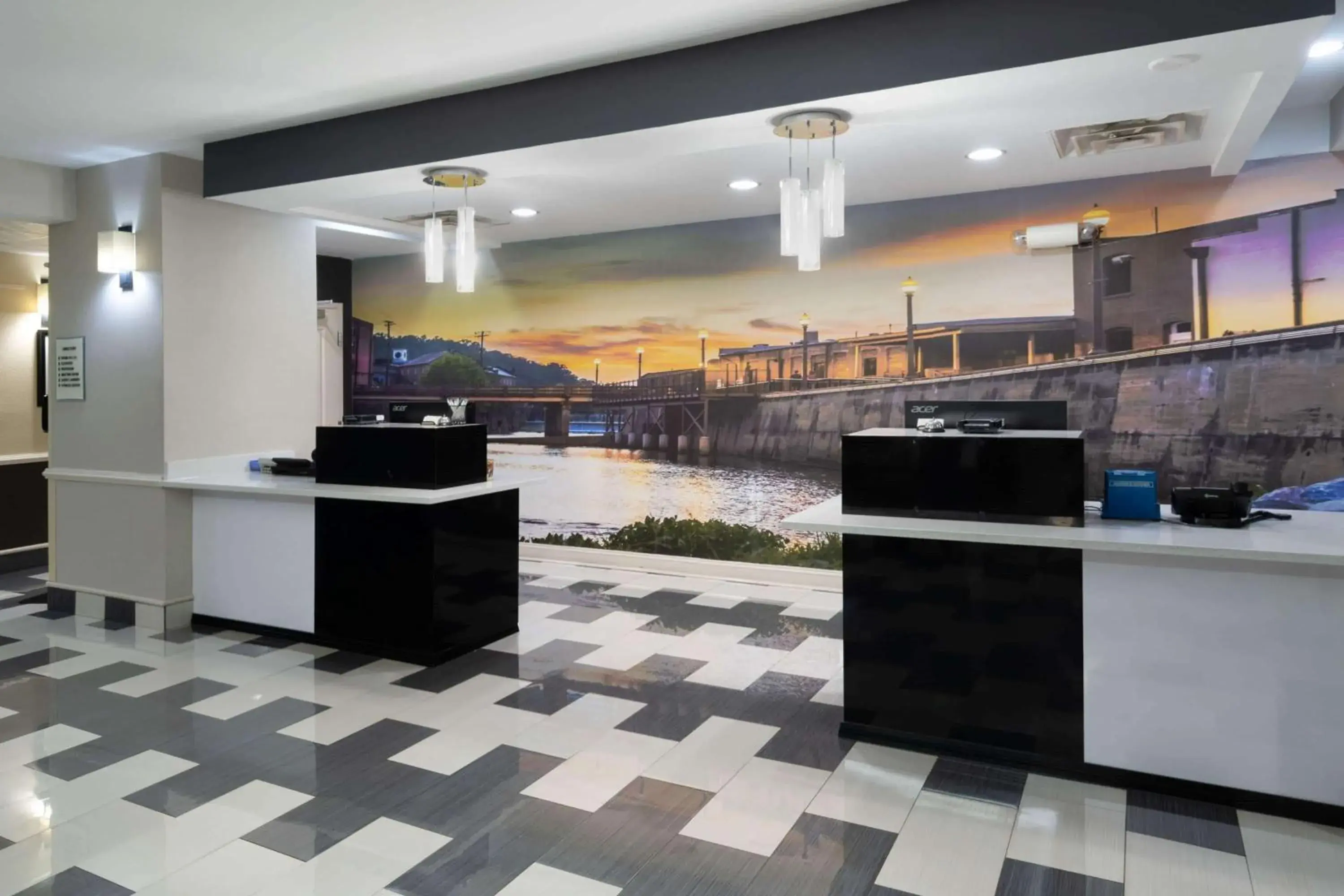 Lobby or reception, Lobby/Reception in La Quinta Inn & Suites by Wyndham Prattville