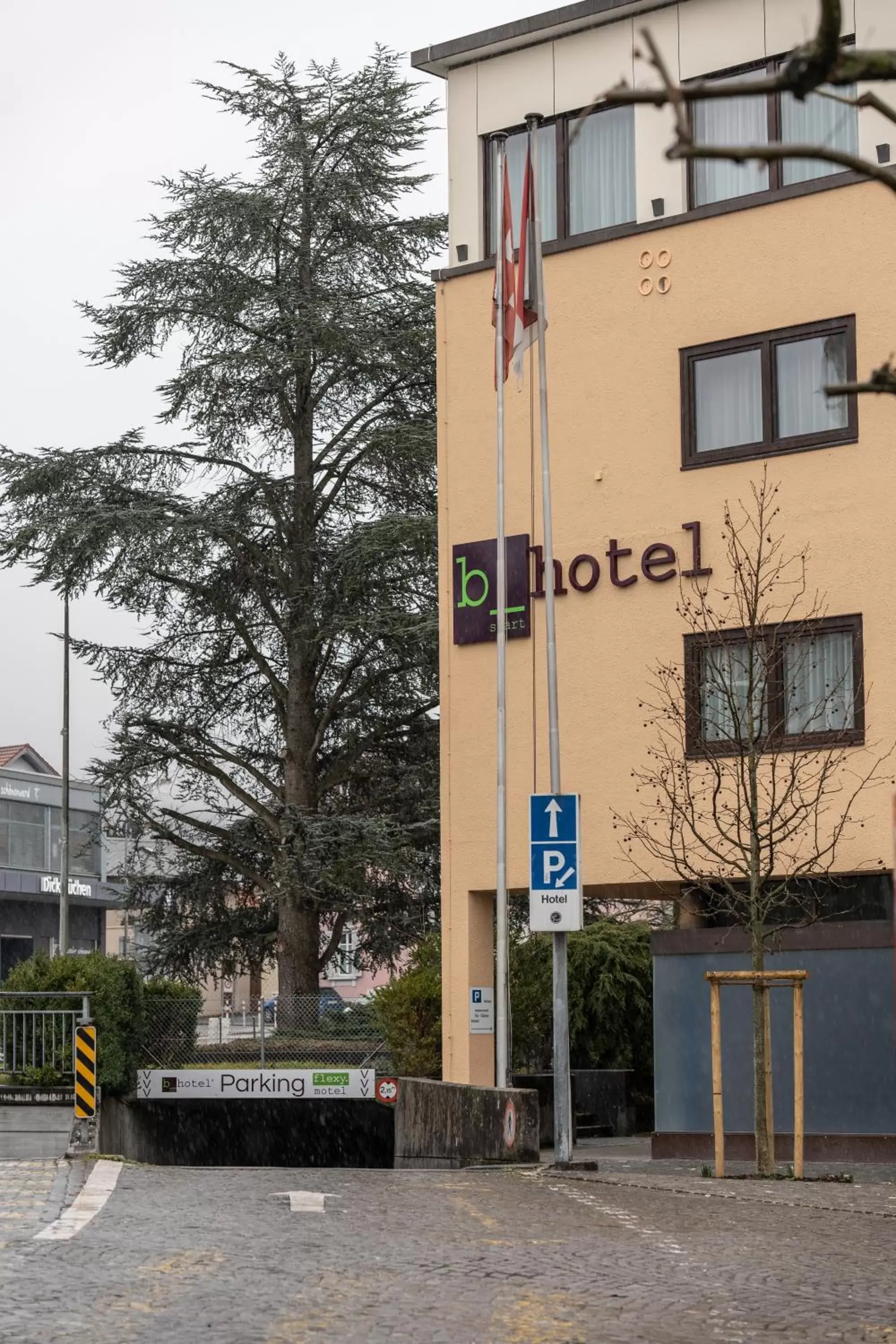 Parking, Property Building in b-smart hotel Schönenwerd