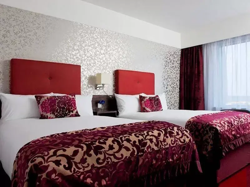 Bed in Crowne Plaza Dublin Blanchardstown, an IHG Hotel