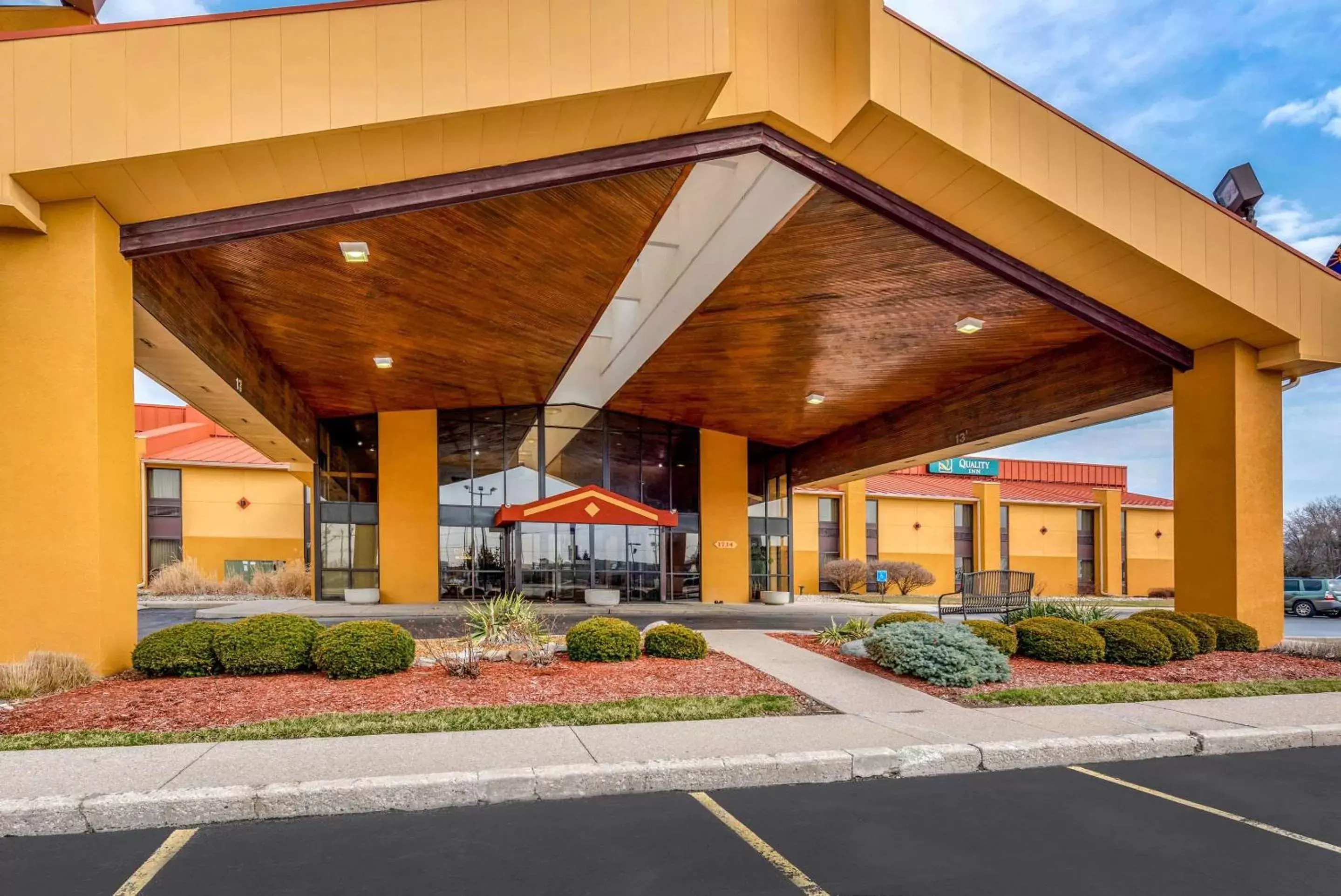 Property Building in Quality Inn Fort Wayne