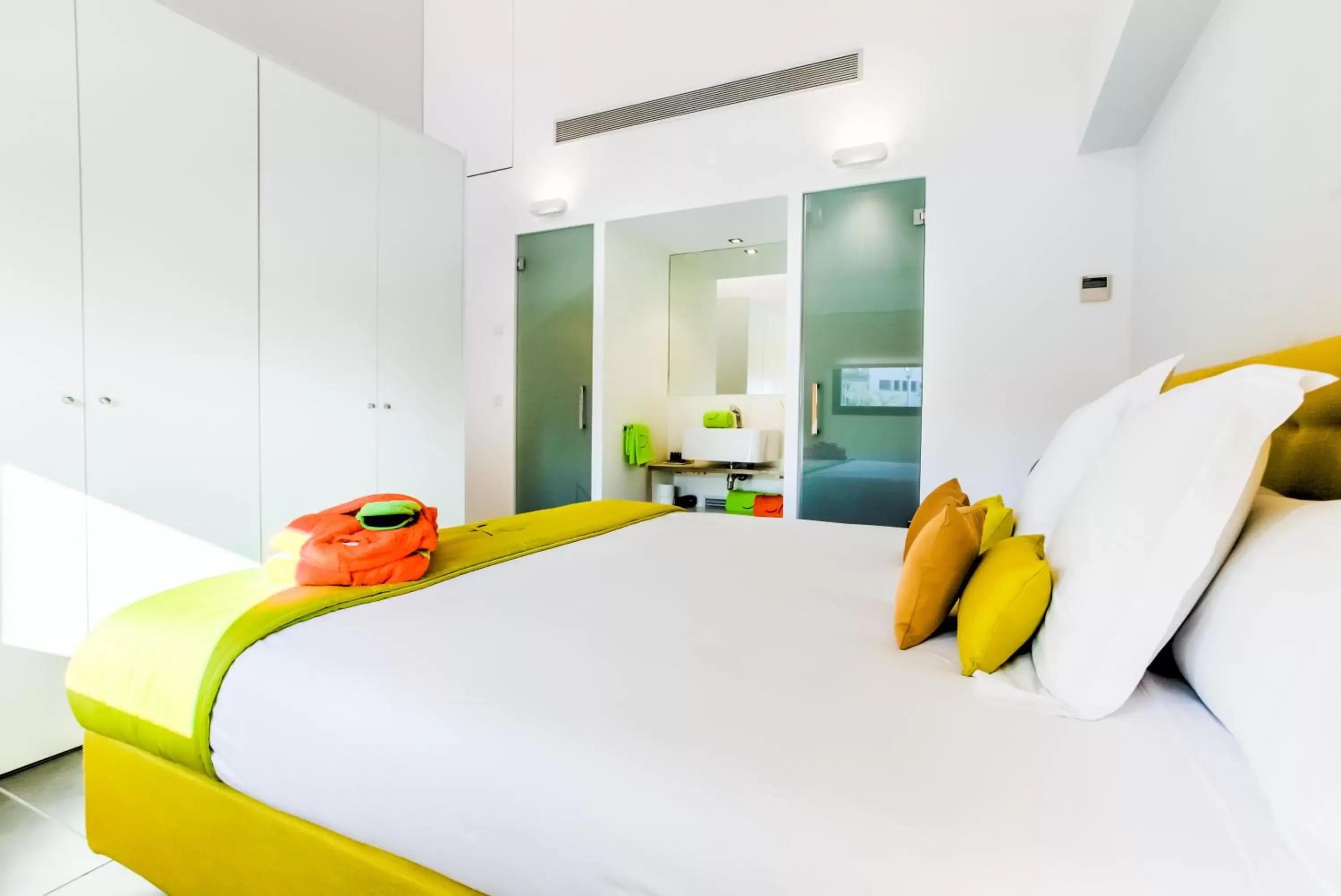 Bed in Cosmo Apartments Sants