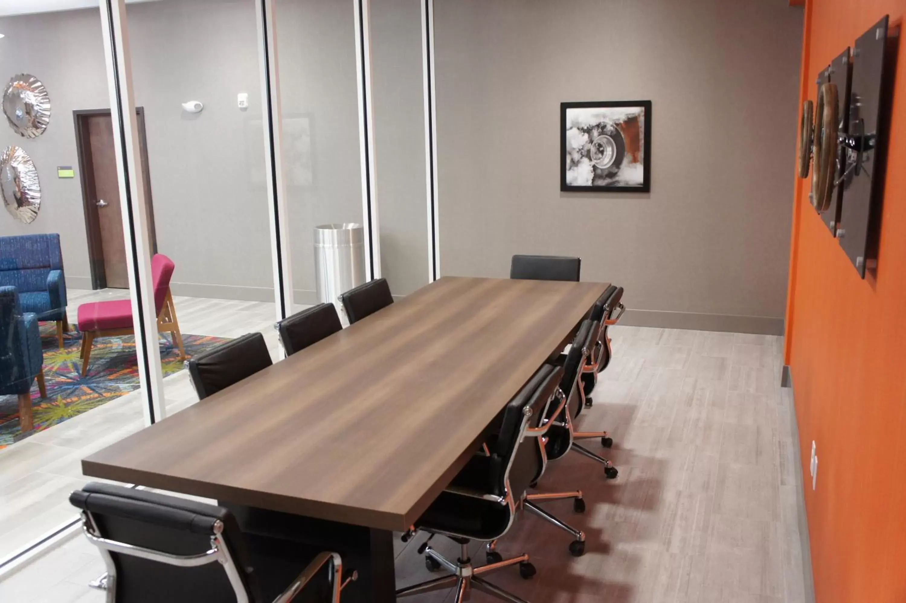 Meeting/conference room in La Quinta Inn & Suites by Wyndham Braselton