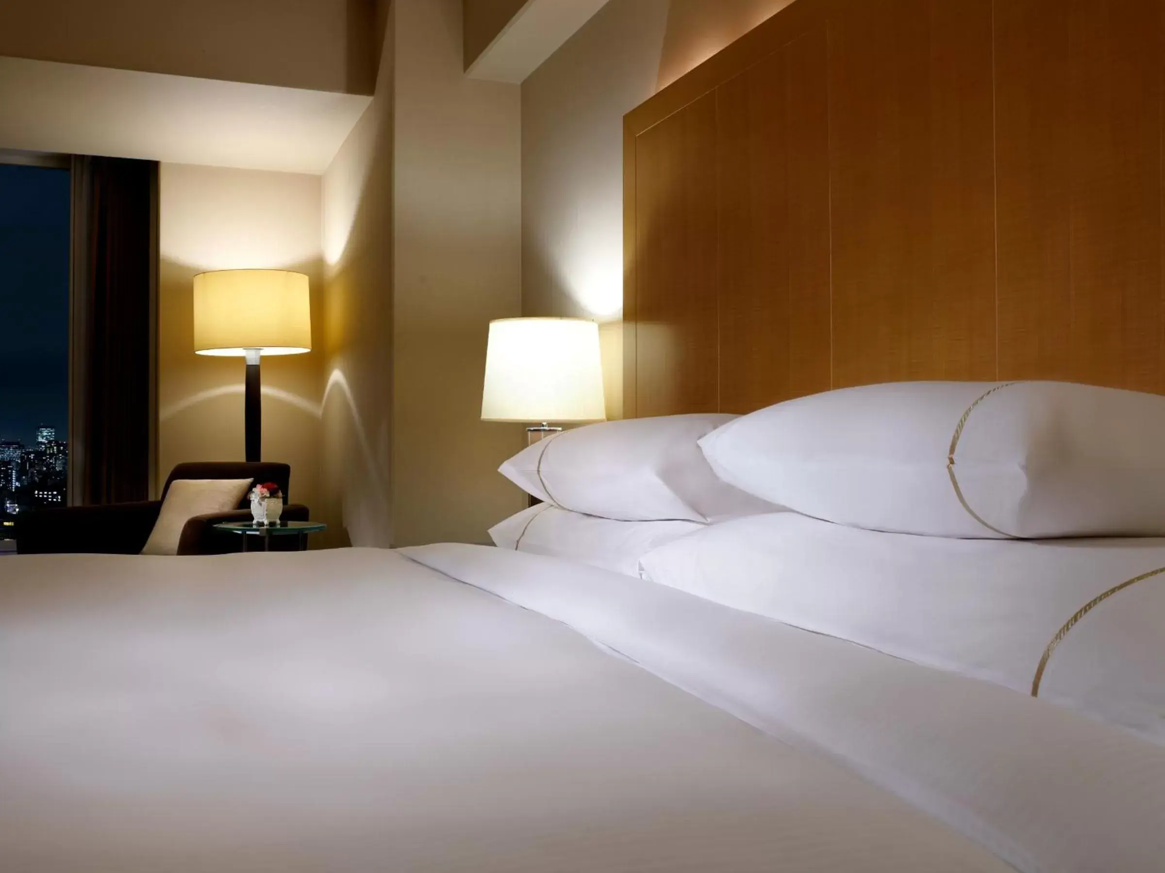 Bed in Sheraton Miyako Hotel Osaka