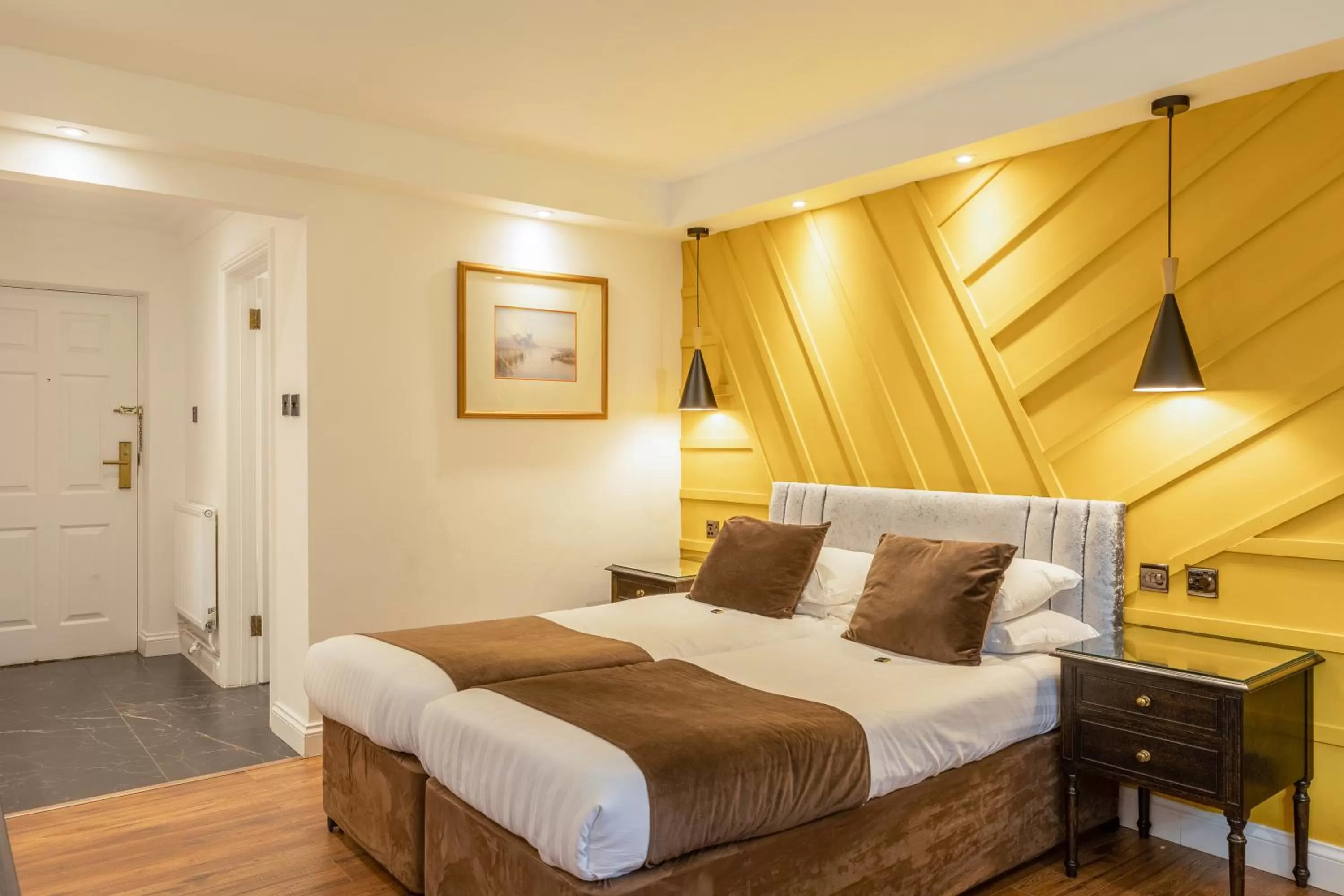 Photo of the whole room, Bed in Muthu Belstead Brook Hotel