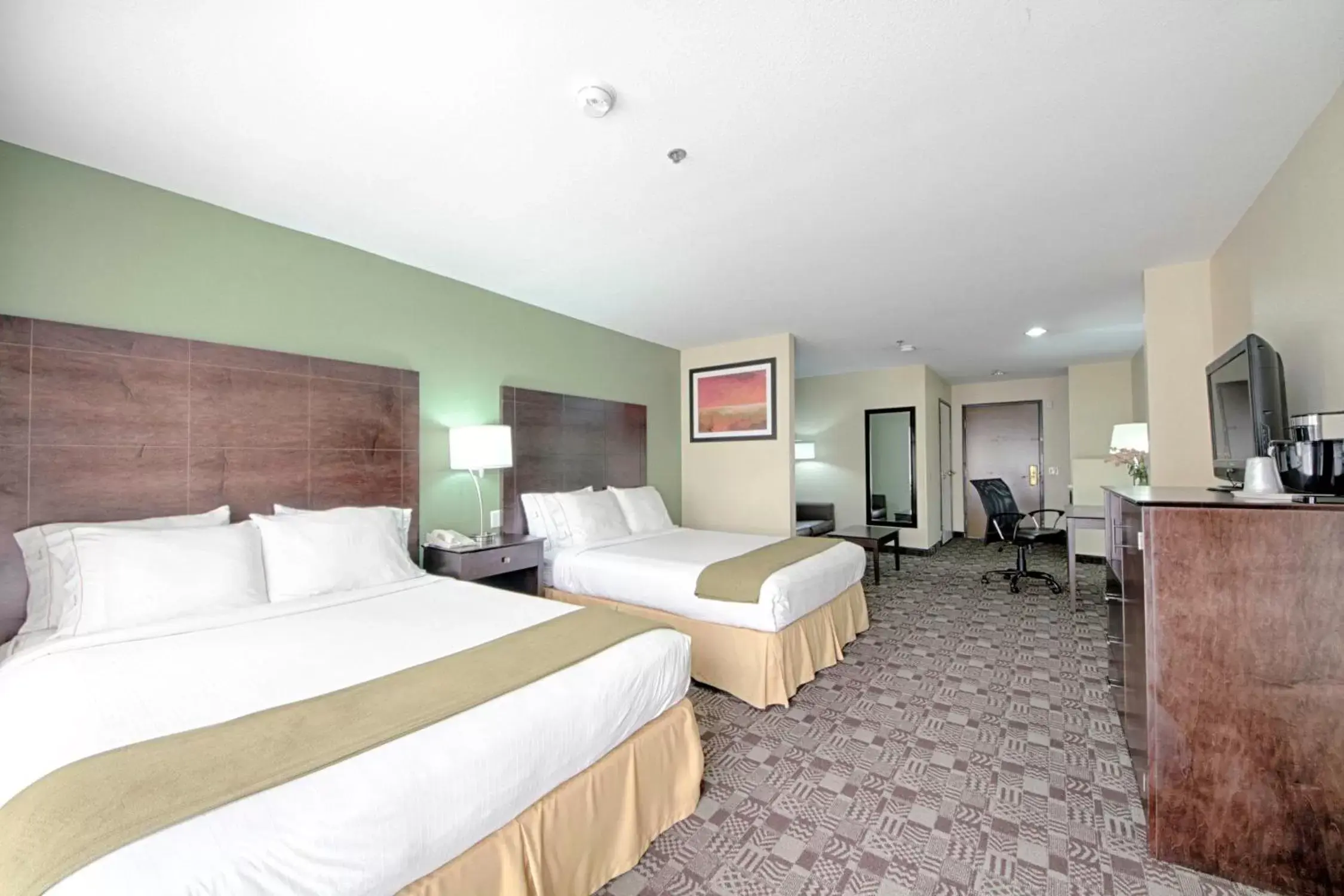 Photo of the whole room in Holiday Inn Express Hotel & Suites Solana Beach-Del Mar, an IHG Hotel