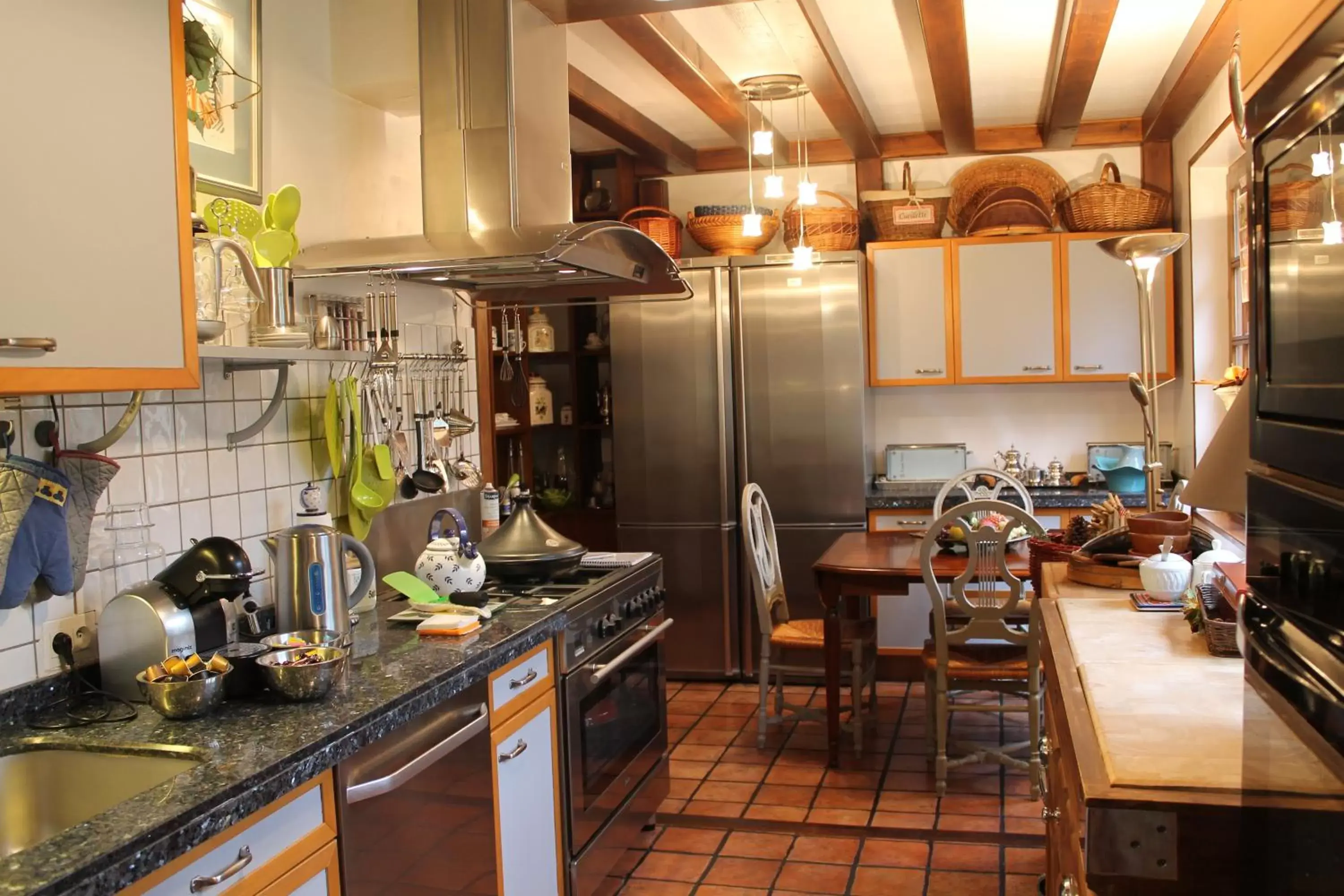 Communal kitchen, Restaurant/Places to Eat in Chambres d'hôtes La Brillève
