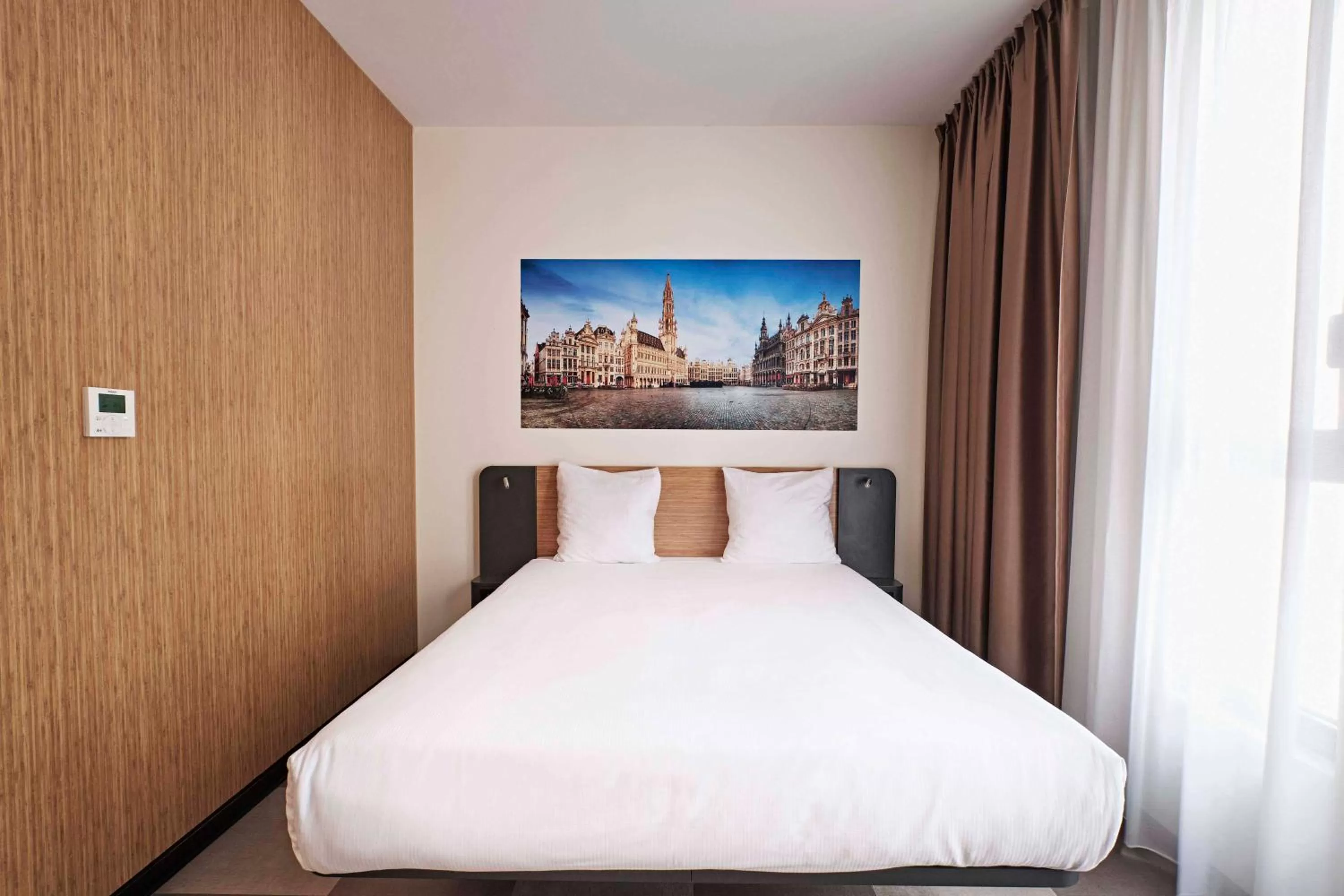 Bed in easyHotel Brussels City Centre