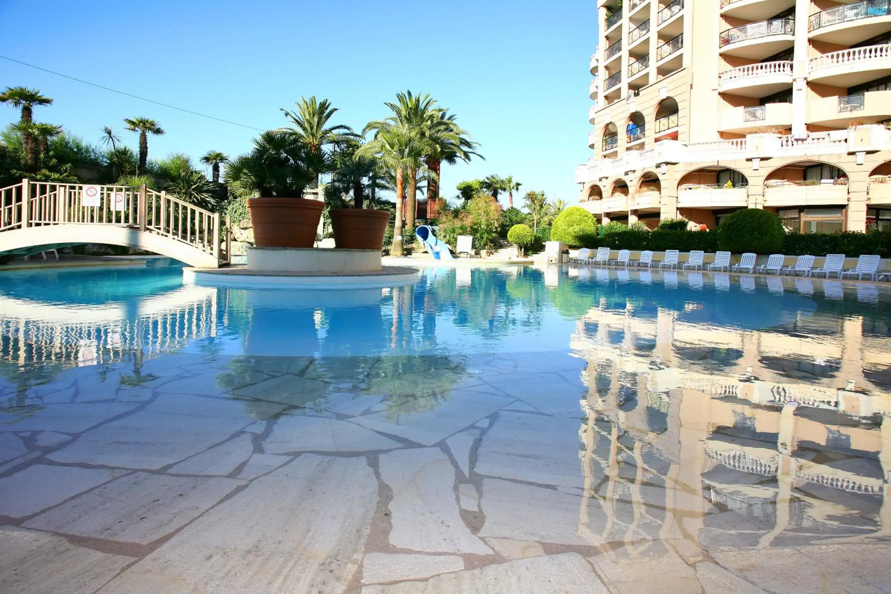 Facade/entrance, Swimming Pool in Residhotel Villa Maupassant