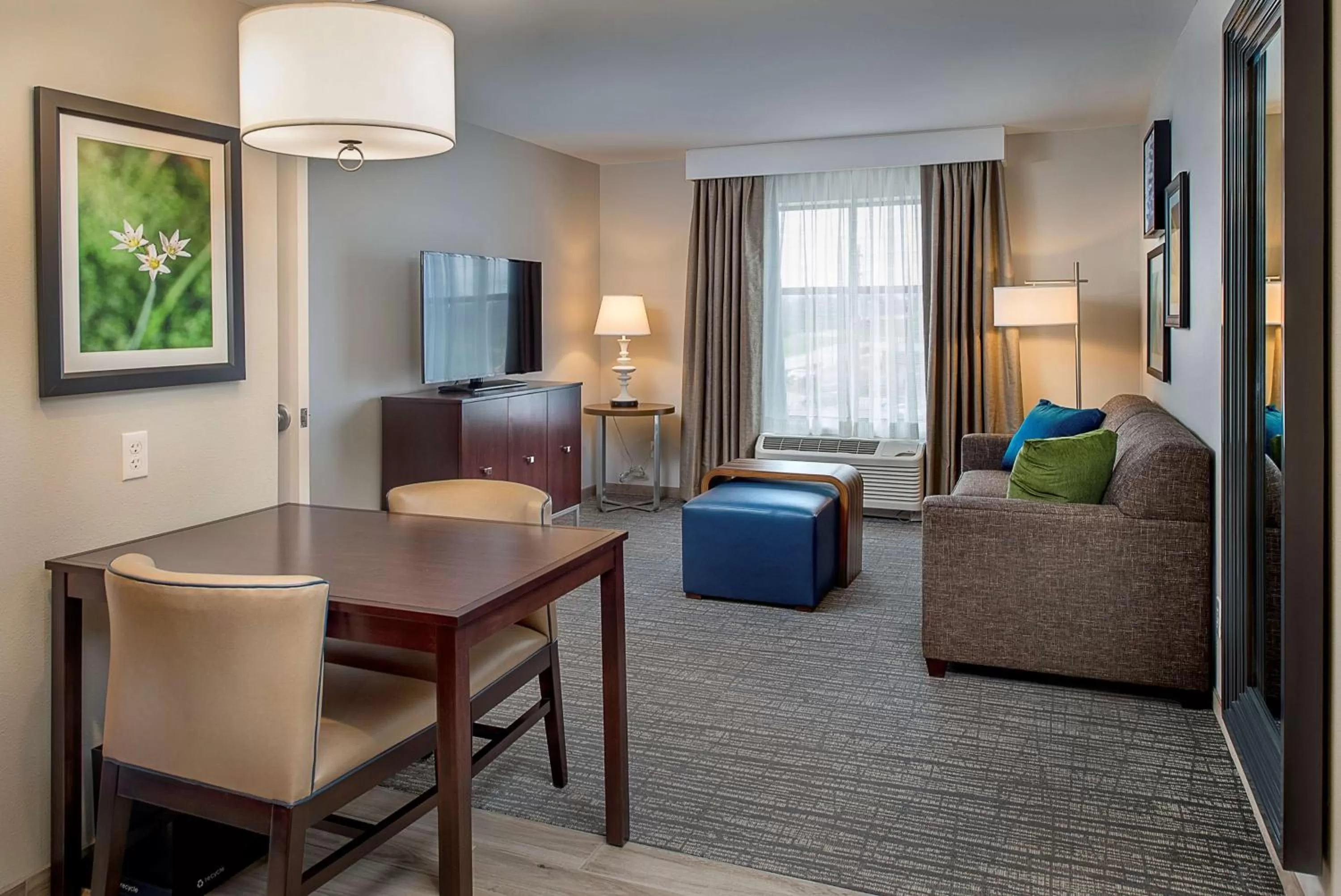 Living room in Homewood Suites by Hilton St. Louis Westport
