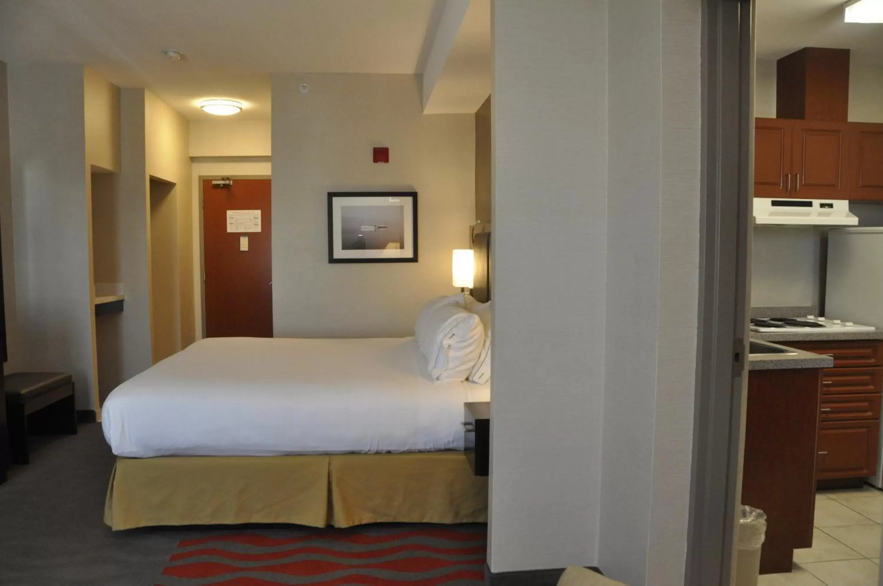 Photo of the whole room, Bed in Holiday Inn Express Hotel & Suites Barrie, an IHG Hotel